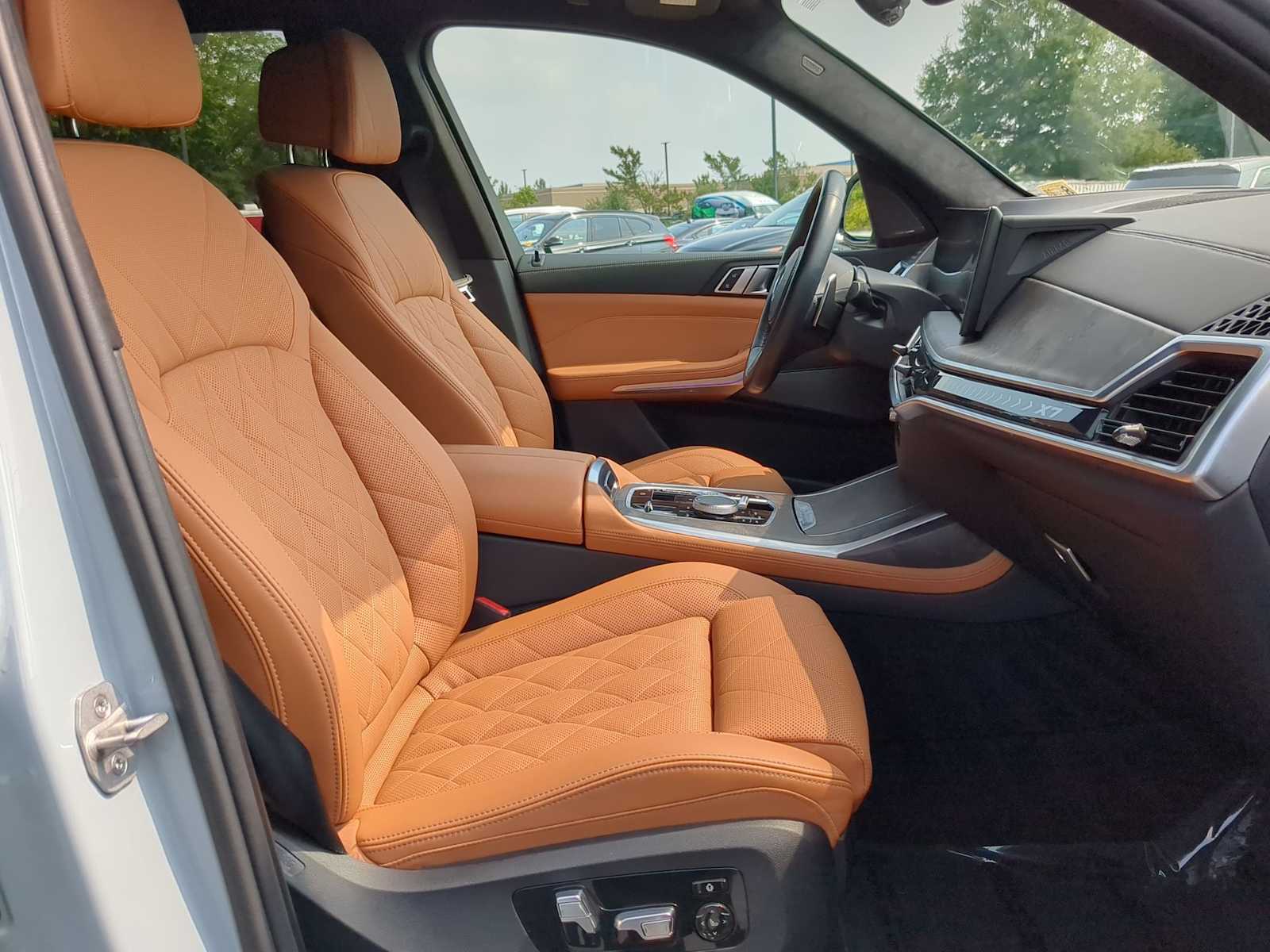Thumbnail: 2024 BMW X7 - 24