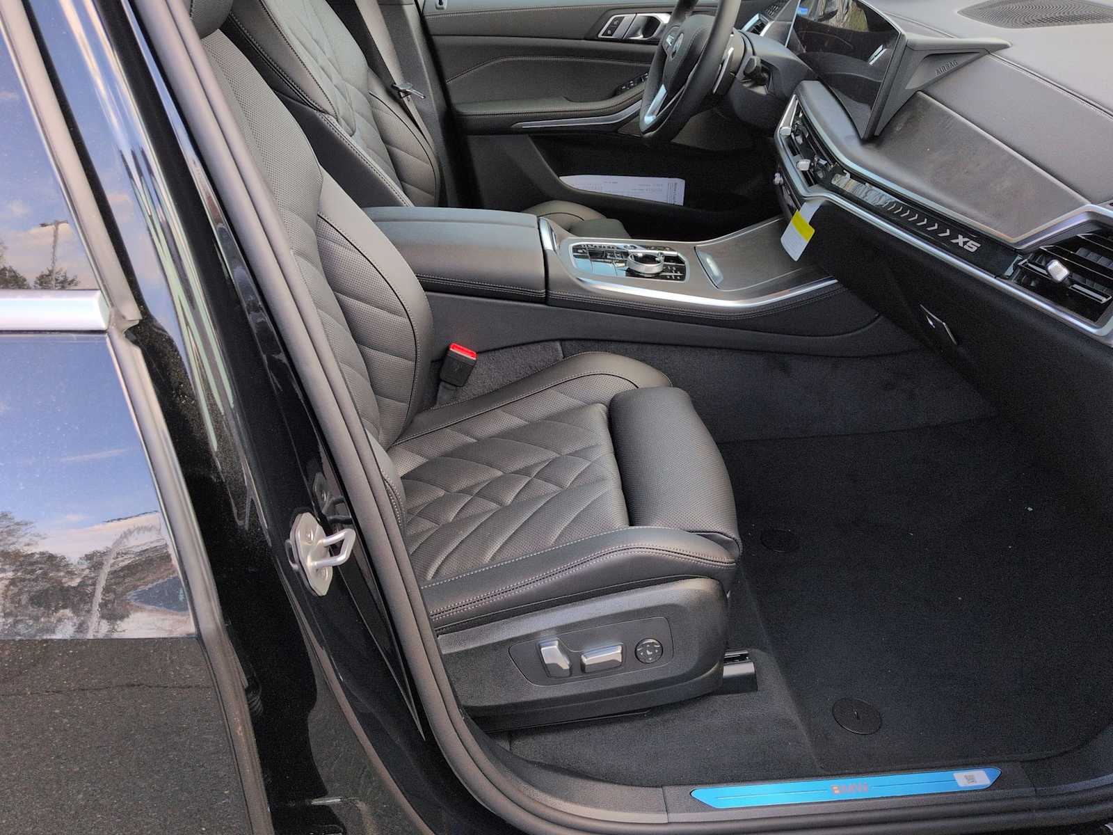 Thumbnail: 2026 BMW X5 - 24