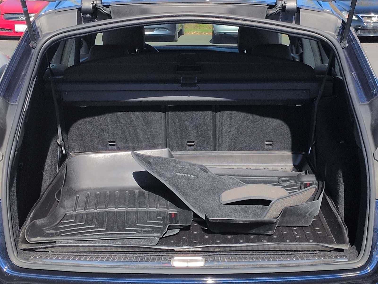 Thumbnail: 2017 Mercedes-Benz E-Class - 37