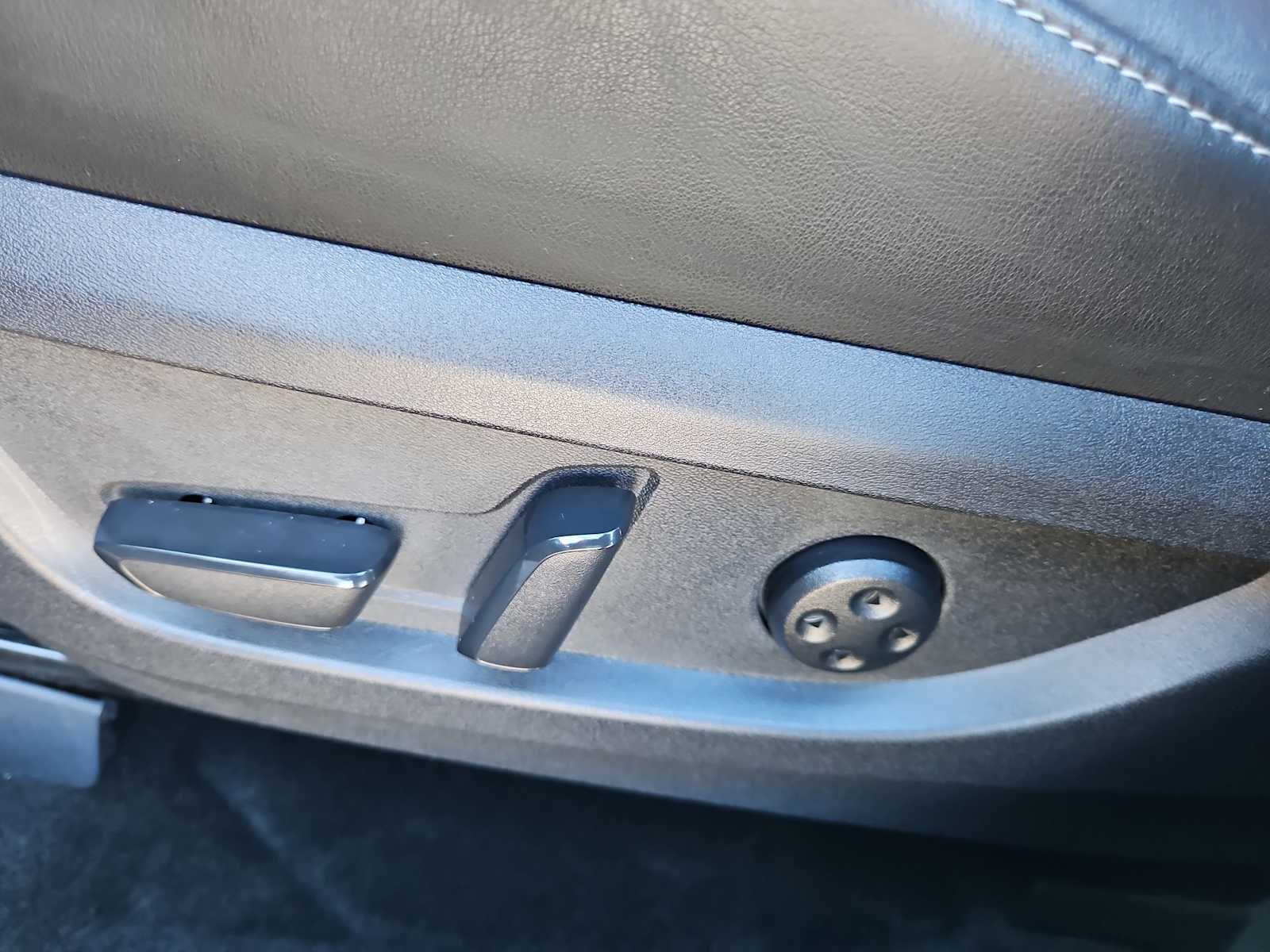 Thumbnail: 2023 INFINITI QX50 - 18