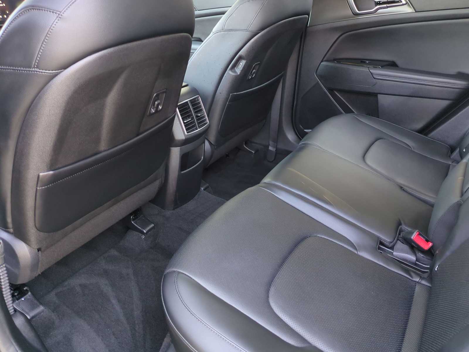 Thumbnail: 2023 Kia Sportage - 19