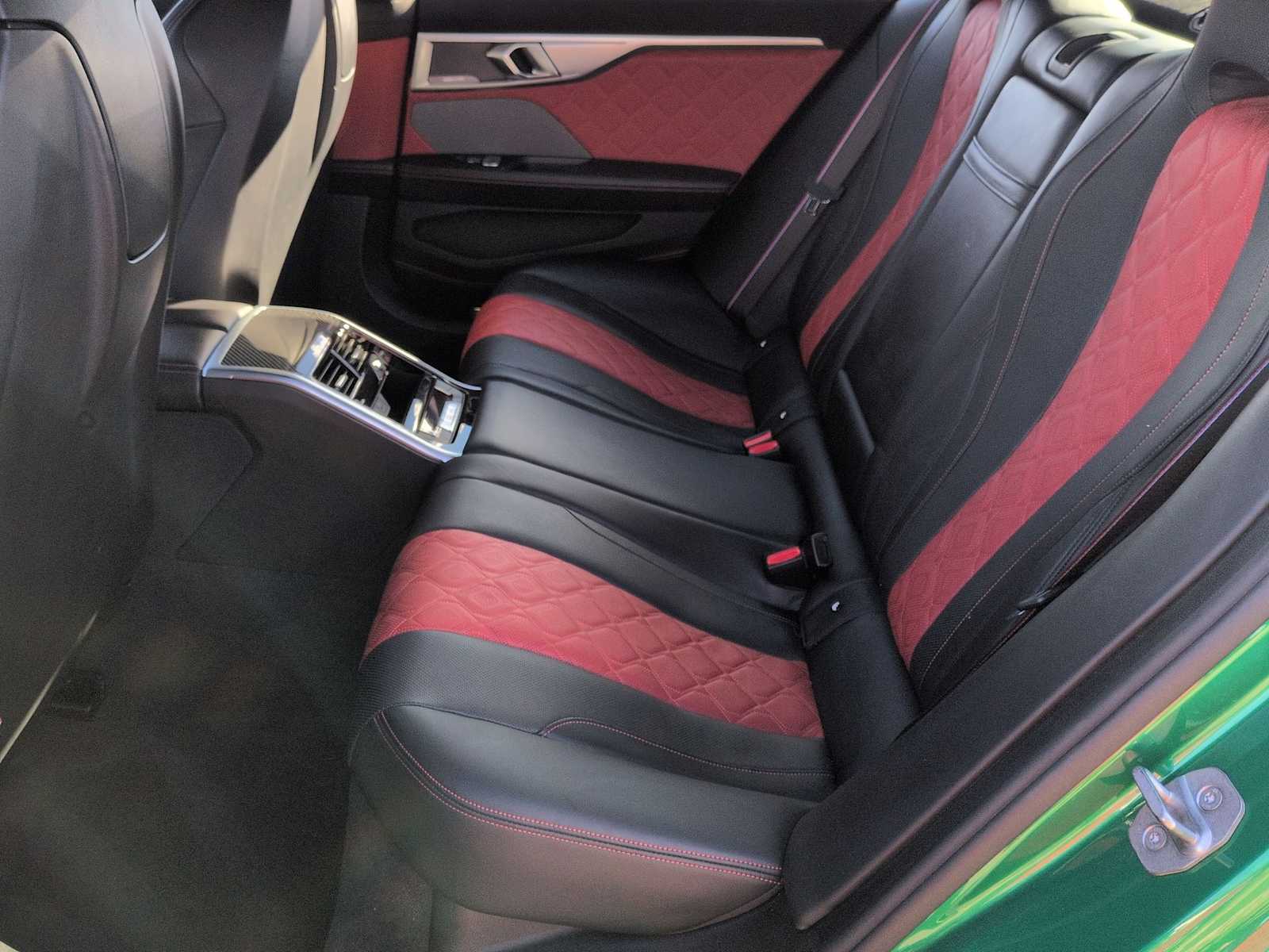 Thumbnail: 2023 BMW M8 - 20