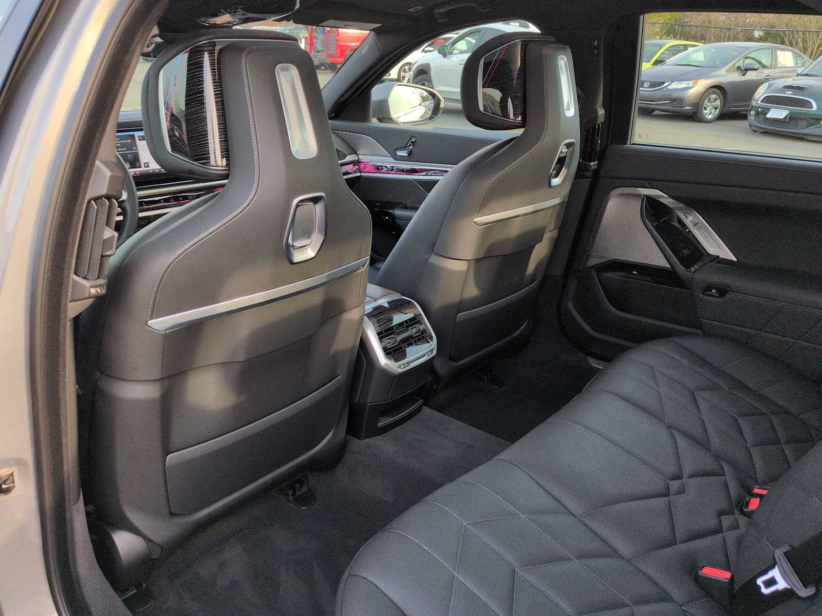 Thumbnail: 2023 BMW 7 Series - 19