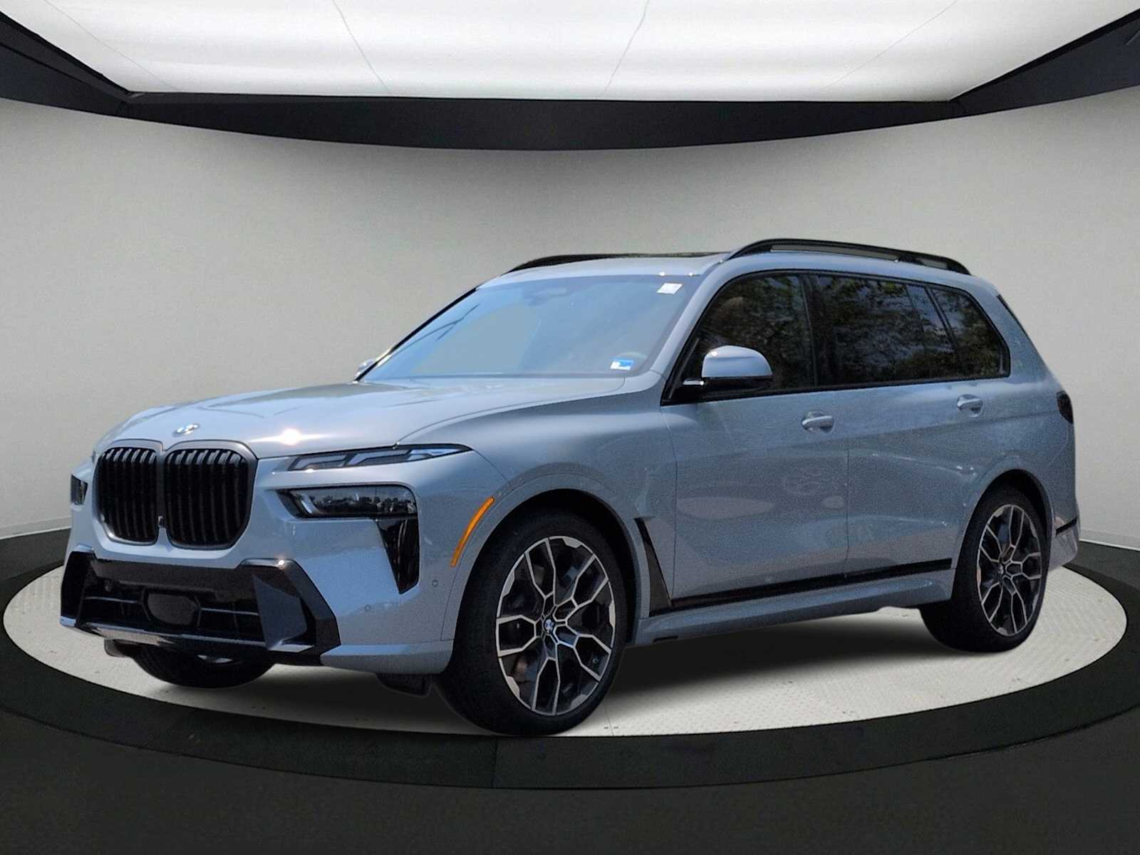 Thumbnail: 2027 BMW X7 - 4