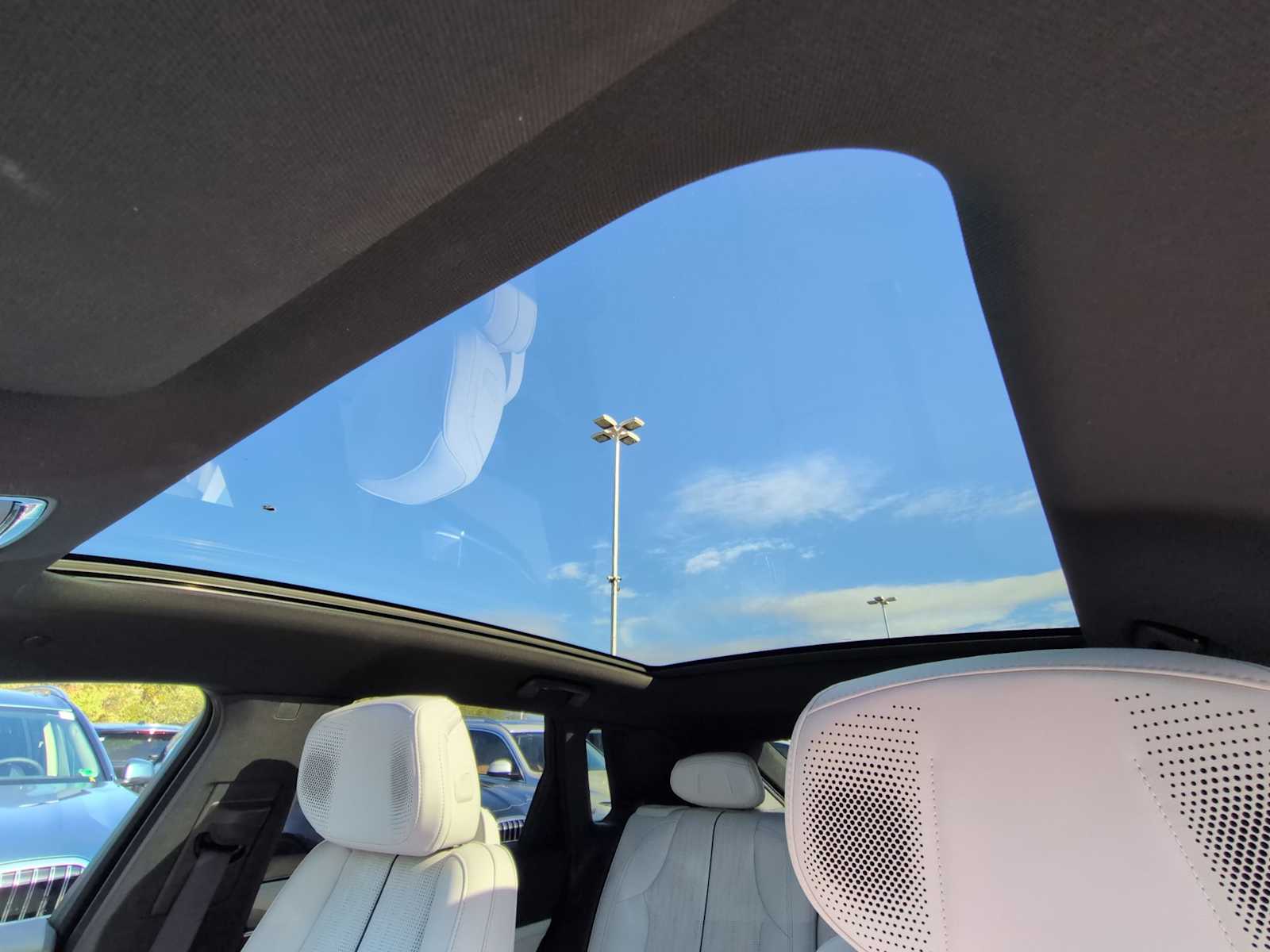 Thumbnail: 2024 Cadillac Lyriq - 20