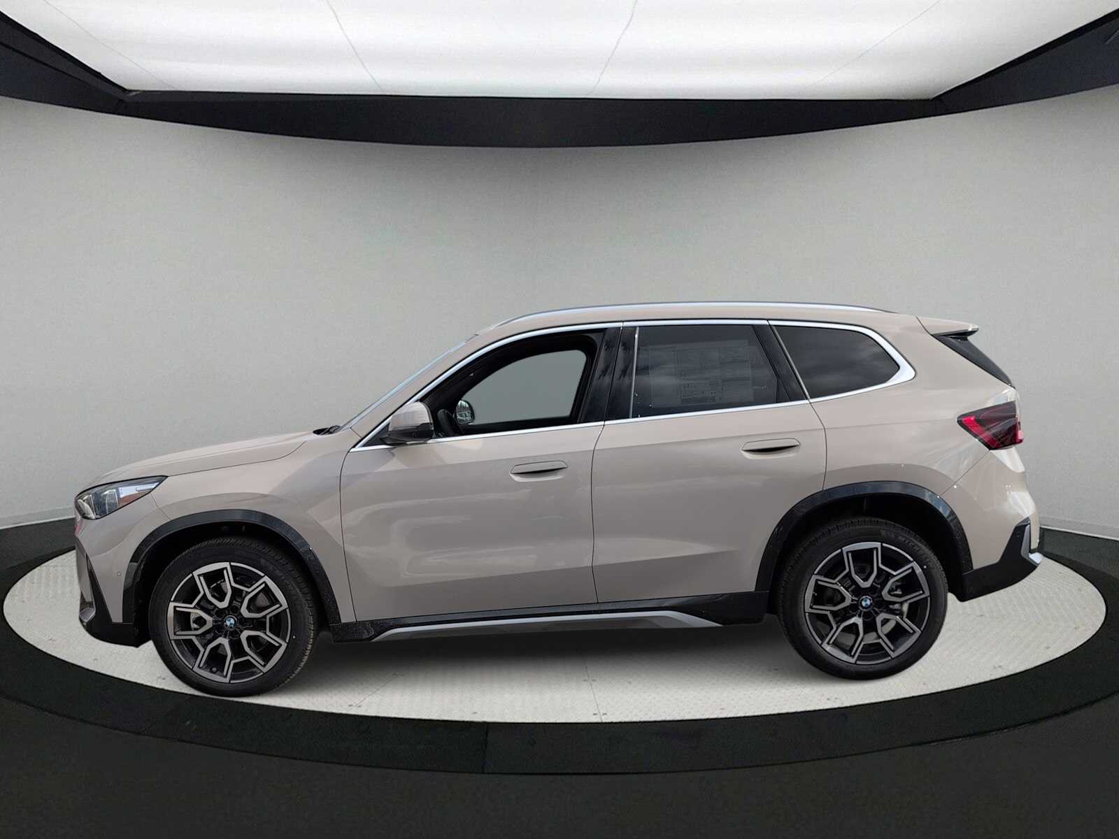Thumbnail: 2026 BMW X1 - 5
