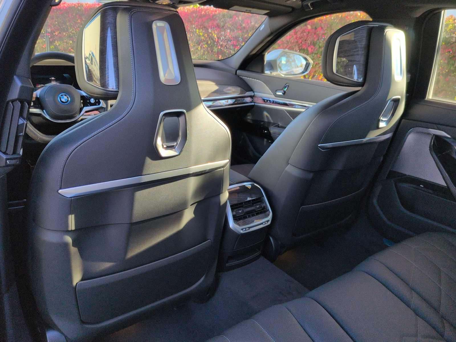 Thumbnail: 2025 BMW i7 - 19