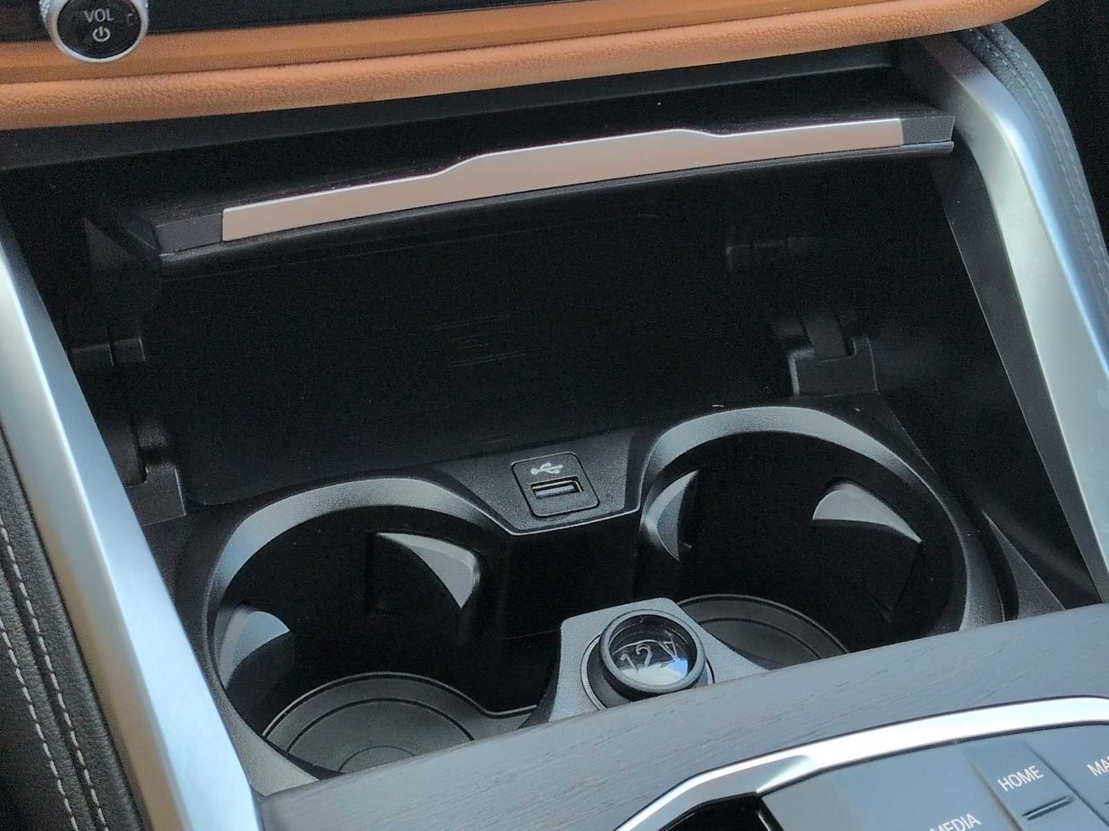 Thumbnail: 2024 BMW i4 - 34