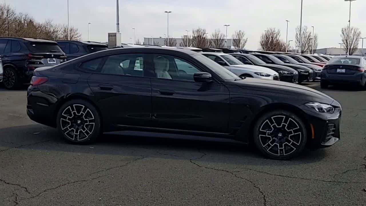 Thumbnail: 2025 BMW i4 - 9