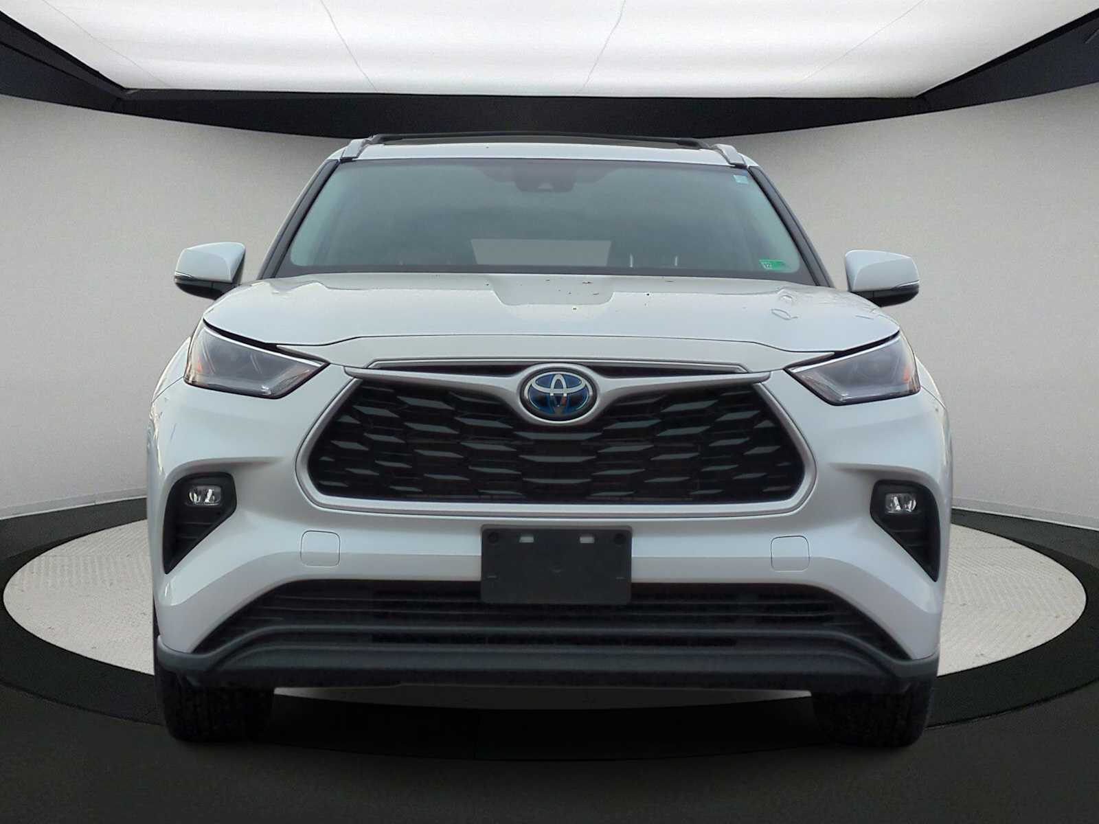 Thumbnail: 2022 Toyota Highlander - 3