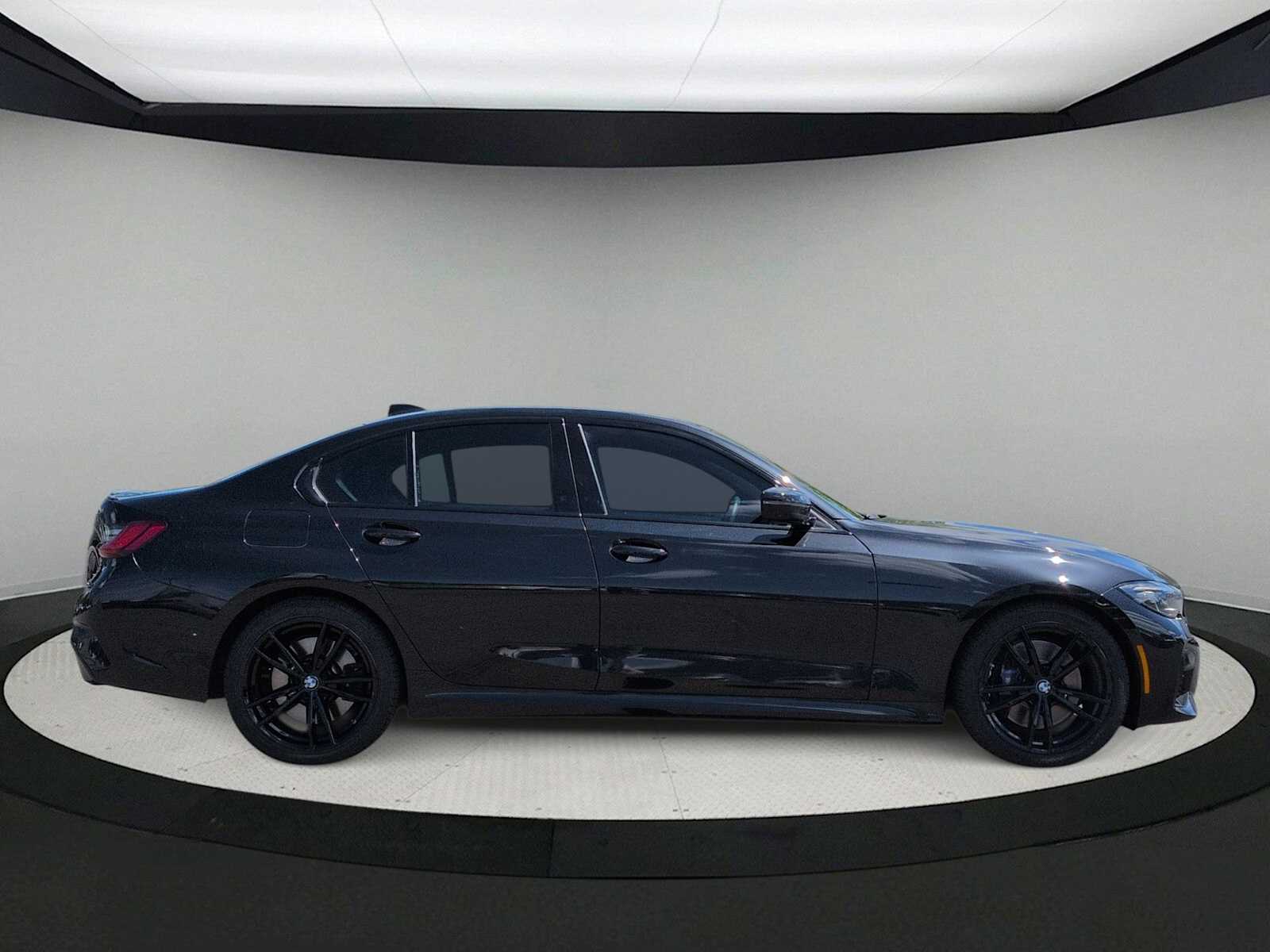 Thumbnail: 2022 BMW 3 Series - 9