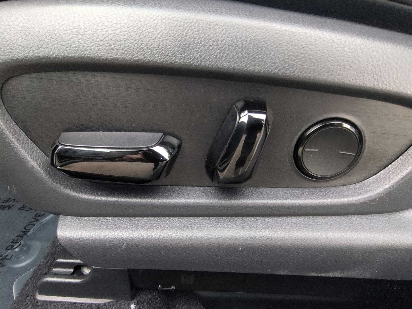 Thumbnail: 2019 Lexus ES - 18