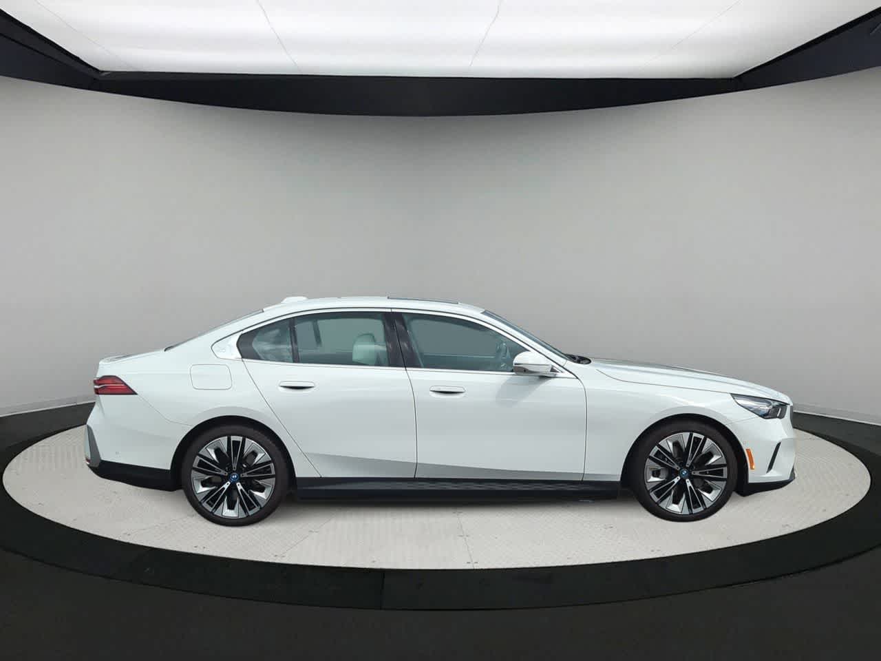 Thumbnail: 2024 BMW i5 - 9