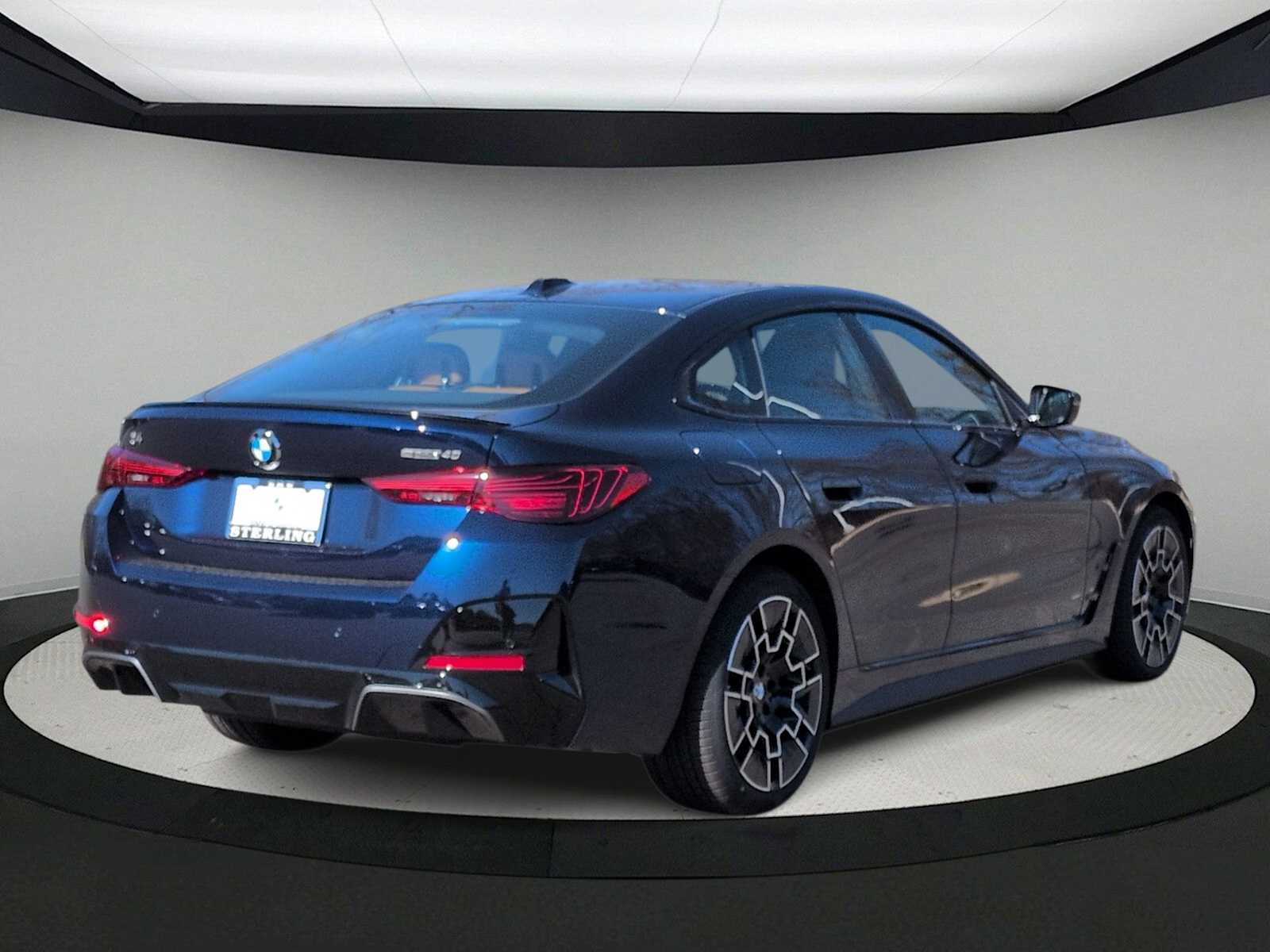 Thumbnail: 2026 BMW i4 - 8