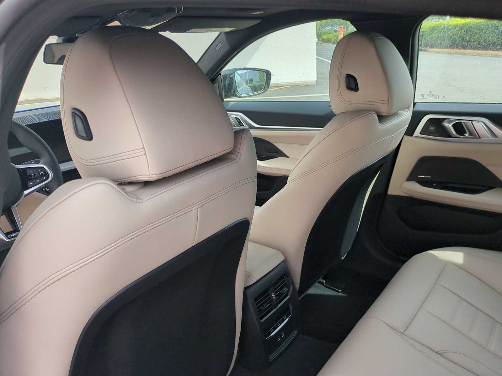 Thumbnail: 2025 BMW i4 - 18