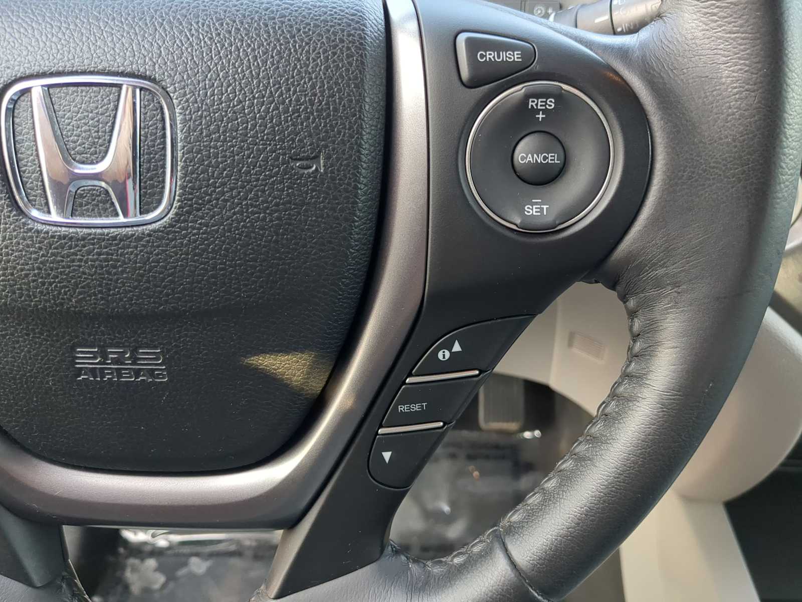Thumbnail: 2016 Honda Pilot - 26