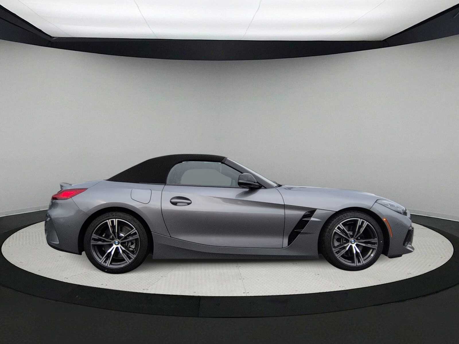 Thumbnail: 2026 BMW Z4 - 9