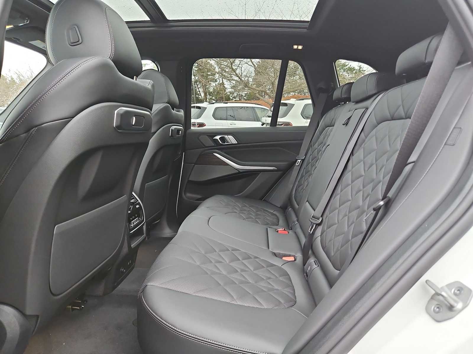 Thumbnail: 2026 BMW X5 - 21