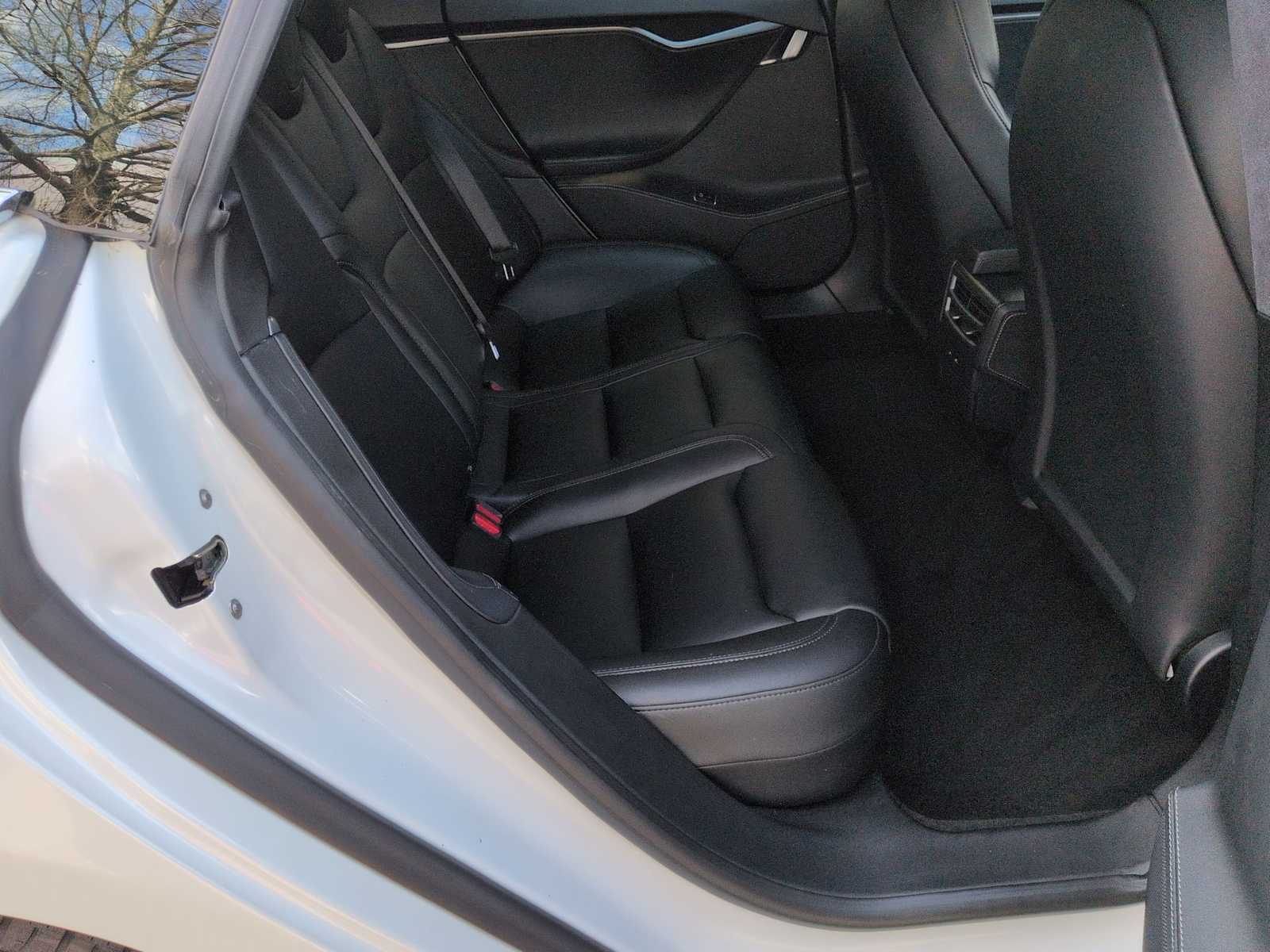 Thumbnail: 2020 Tesla Model S - 22