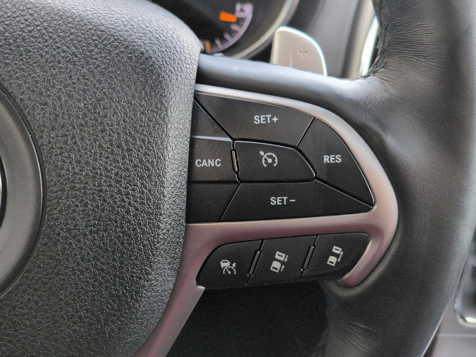 Thumbnail: 2018 Jeep Grand Cherokee - 27