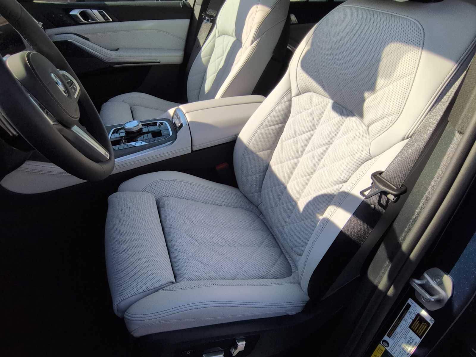 Thumbnail: 2026 BMW X5 - 16