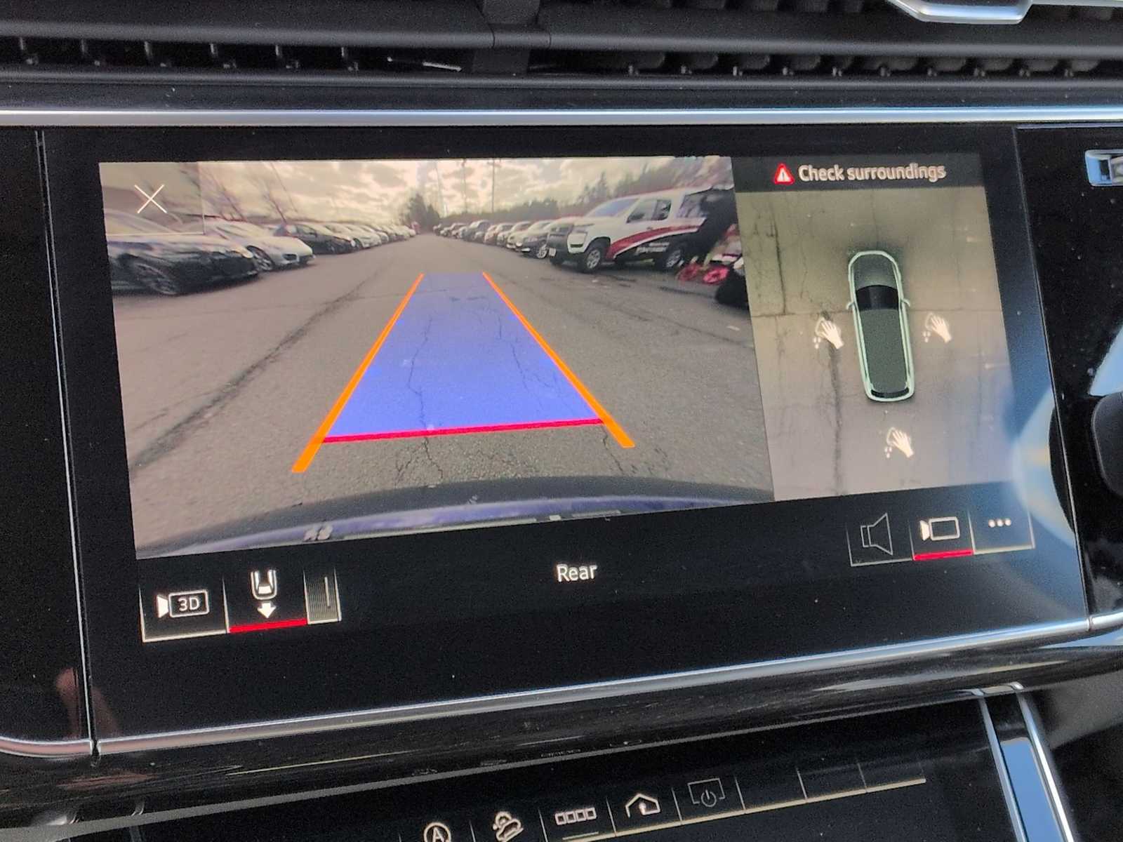 Thumbnail: 2022 Audi Q7 - 32