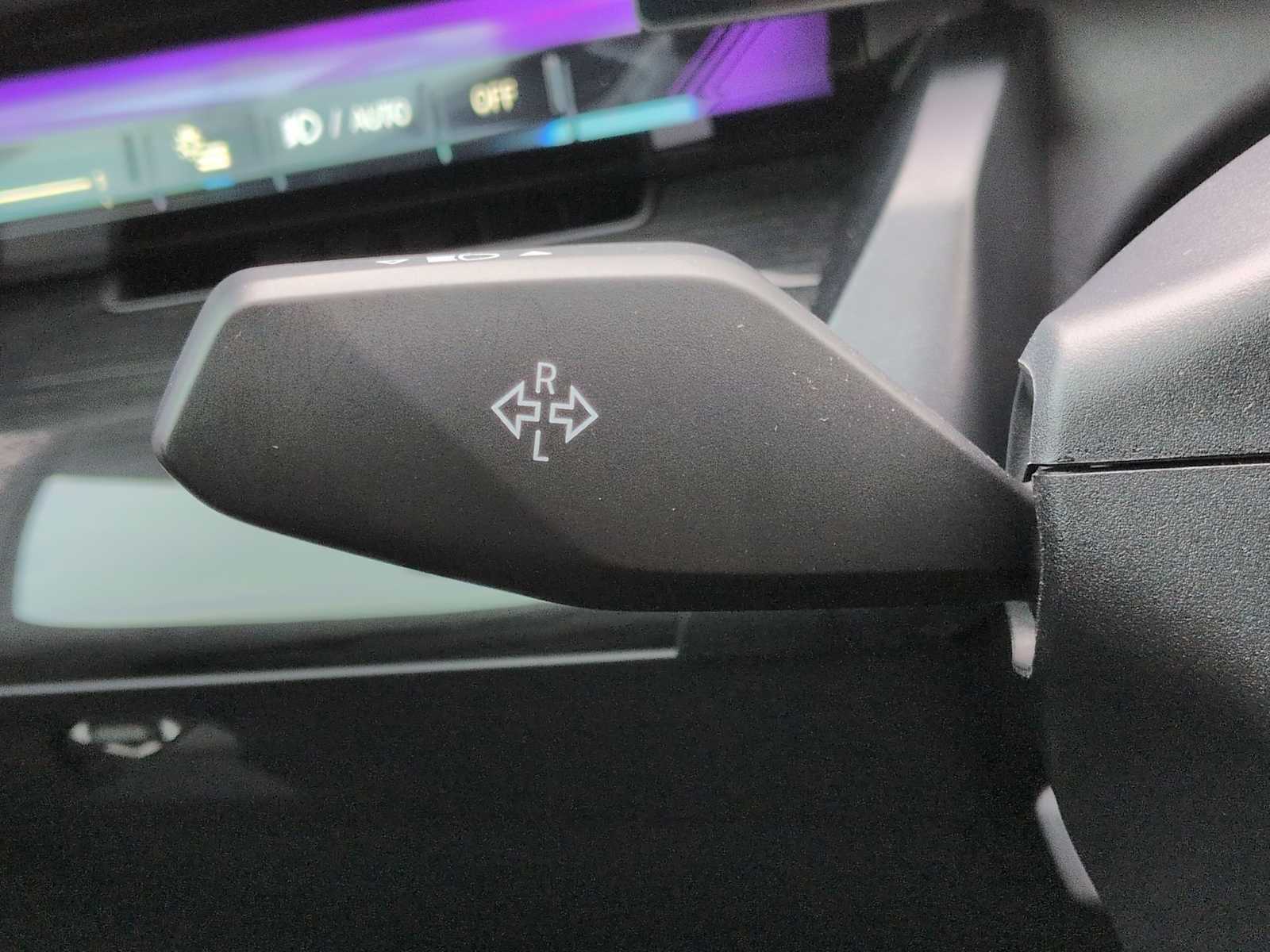 Thumbnail: 2025 BMW i5 - 28