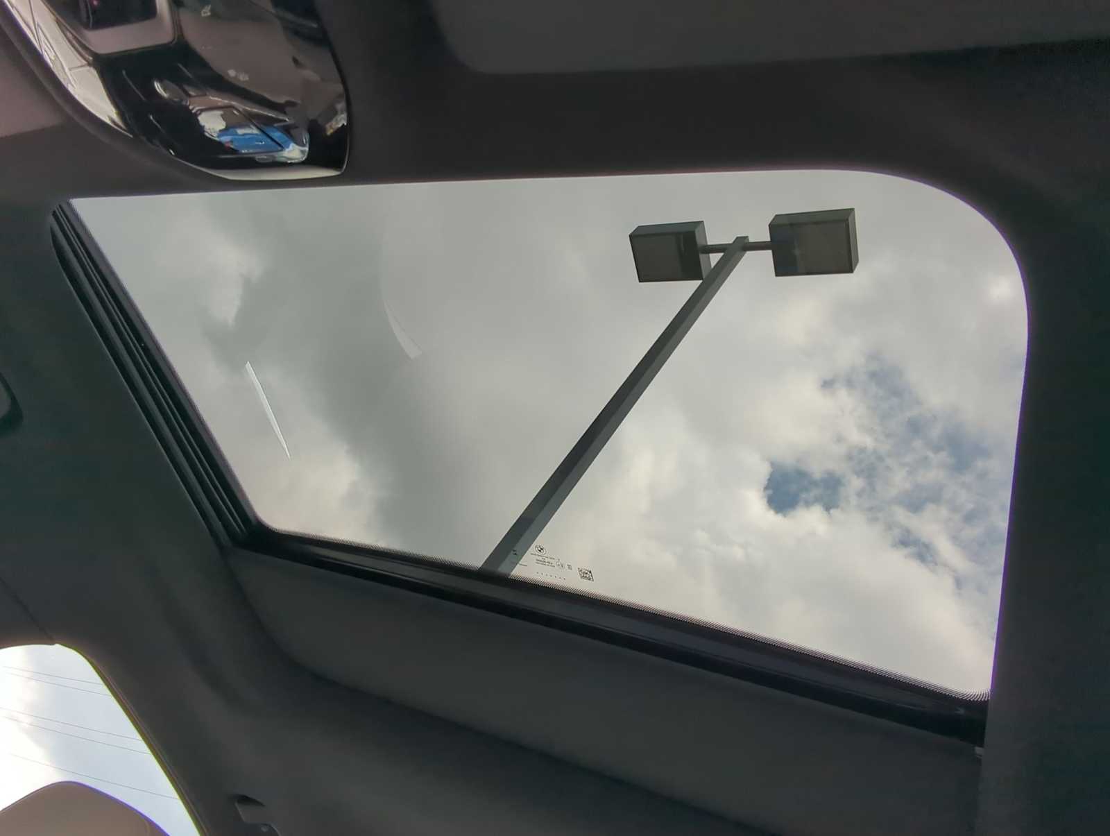Thumbnail: 2024 BMW i5 - 19