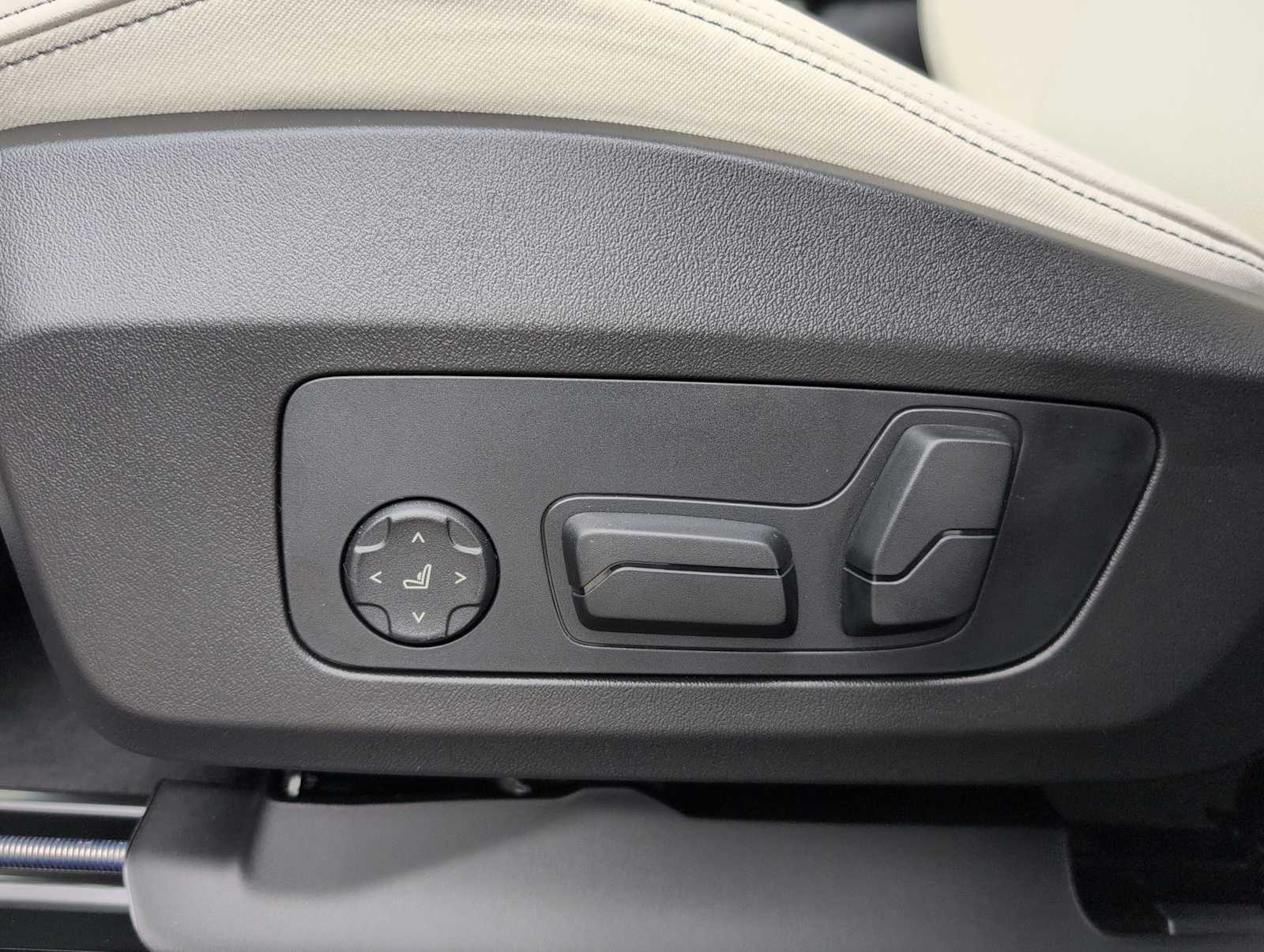 Thumbnail: 2026 BMW X1 - 17