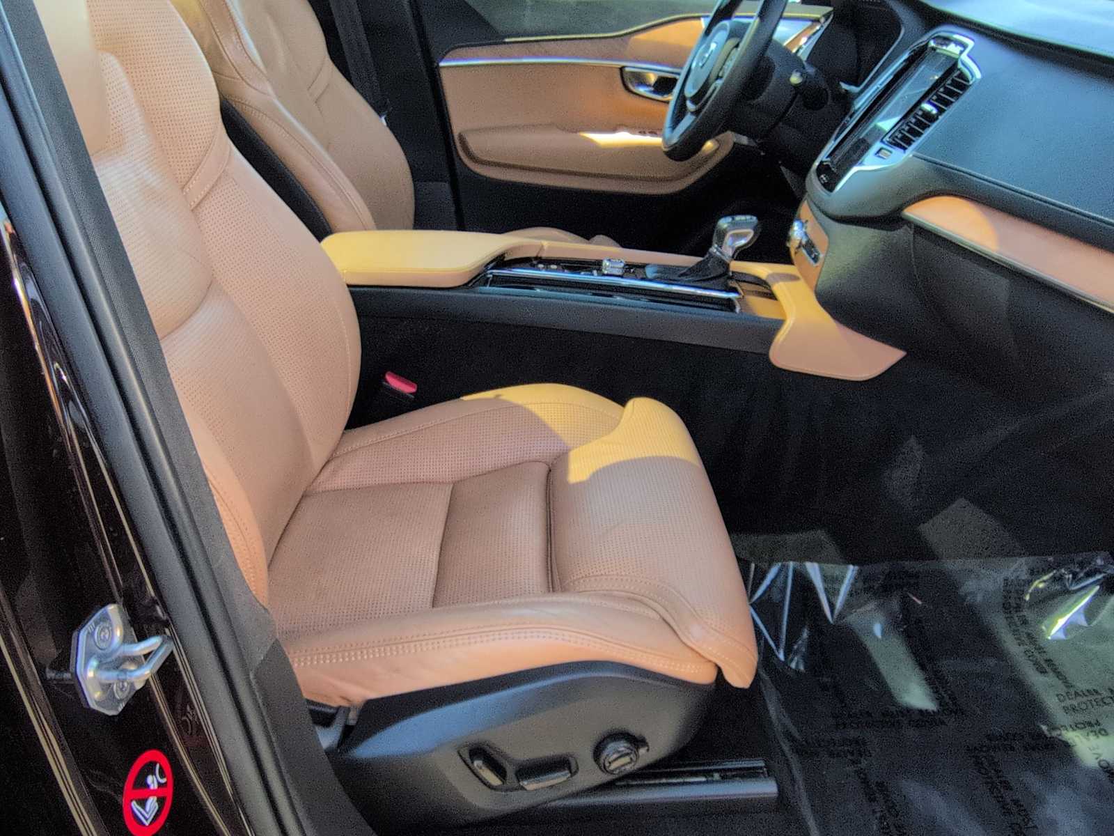 Thumbnail: 2018 Volvo XC90 - 23