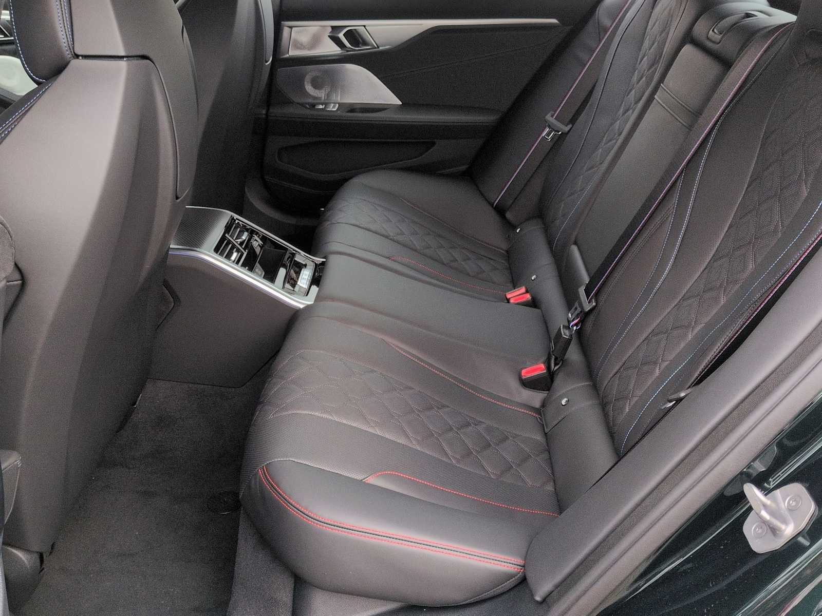 Thumbnail: 2026 BMW 8 Series - 20