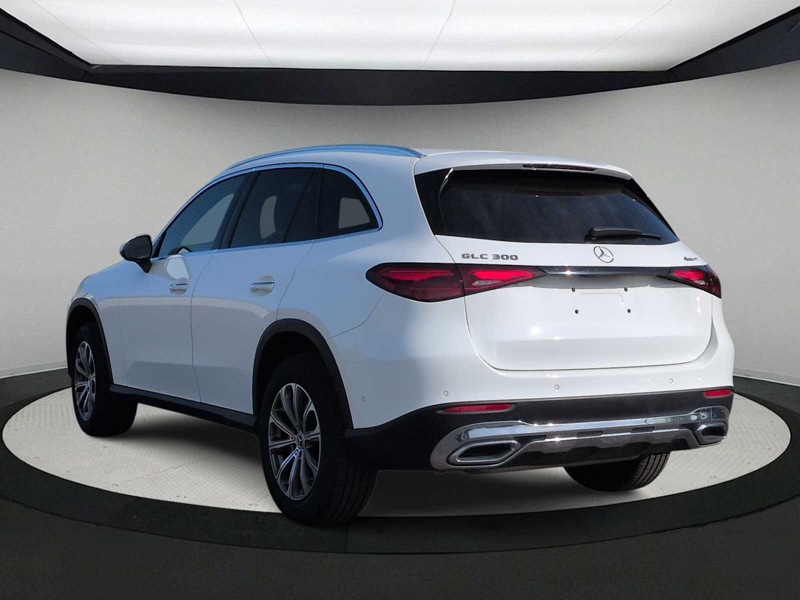 Thumbnail: 2023 Mercedes-Benz GLC - 6