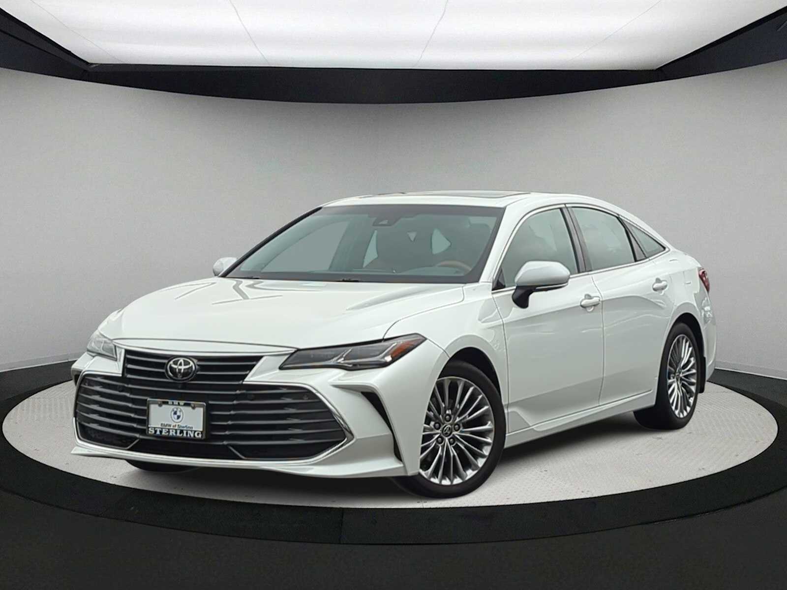 Thumbnail: 2022 Toyota Avalon - 1