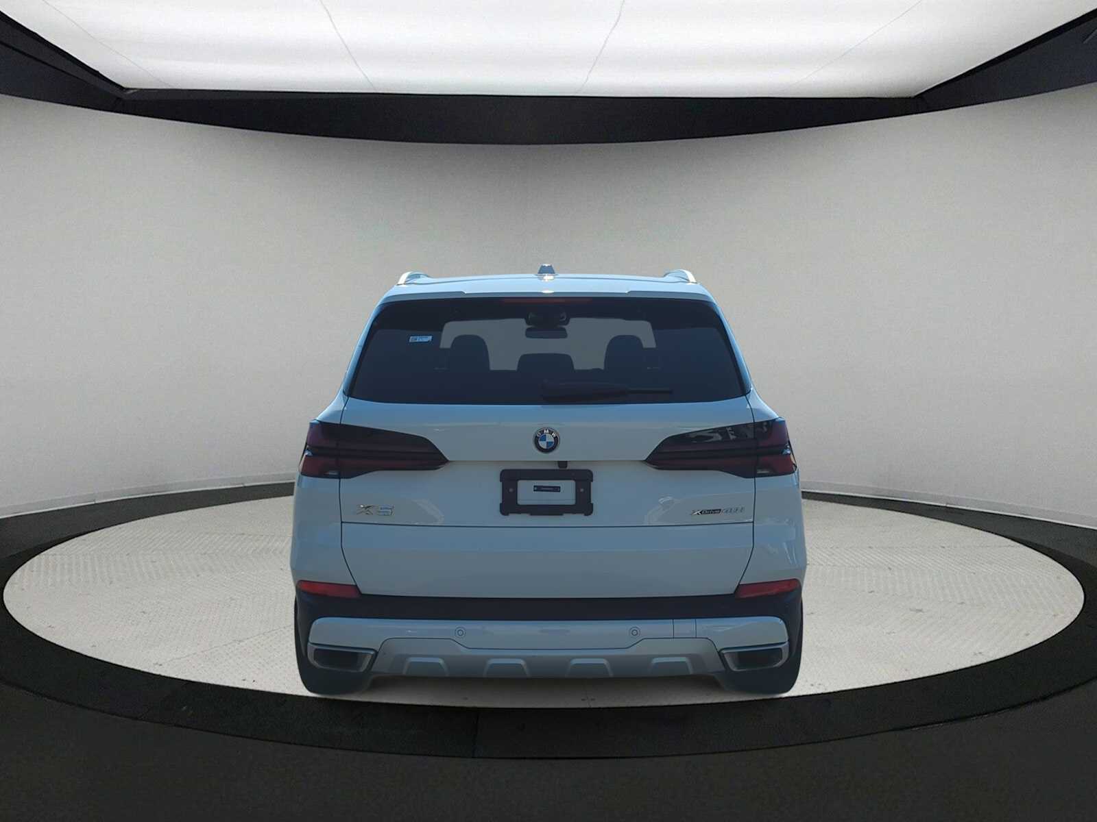 Thumbnail: 2025 BMW X5 - 7