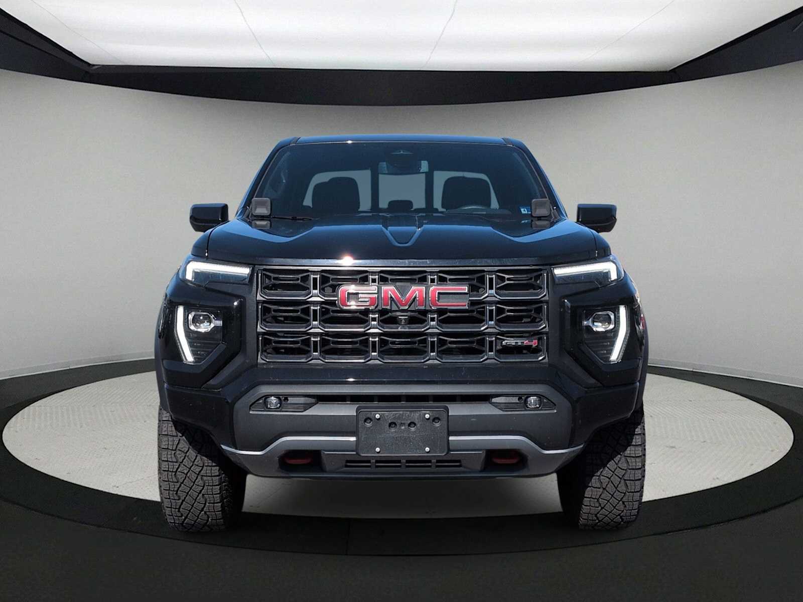 Thumbnail: 2024 GMC Canyon - 3