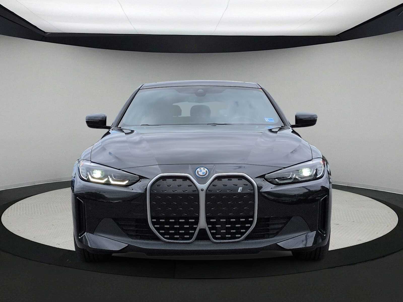 Thumbnail: 2023 BMW i4 - 3