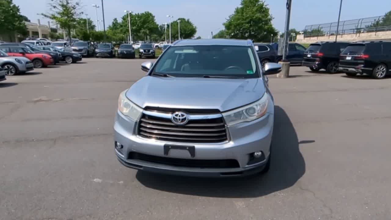Thumbnail: 2016 Toyota Highlander - 4
