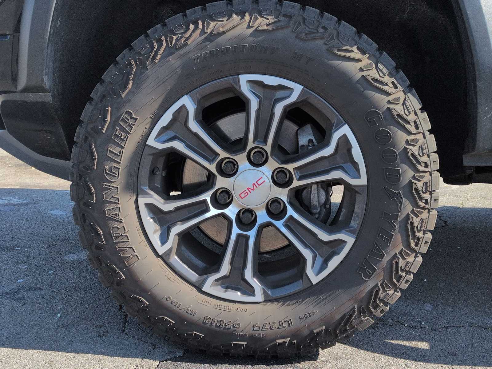 Thumbnail: 2024 GMC Canyon - 14