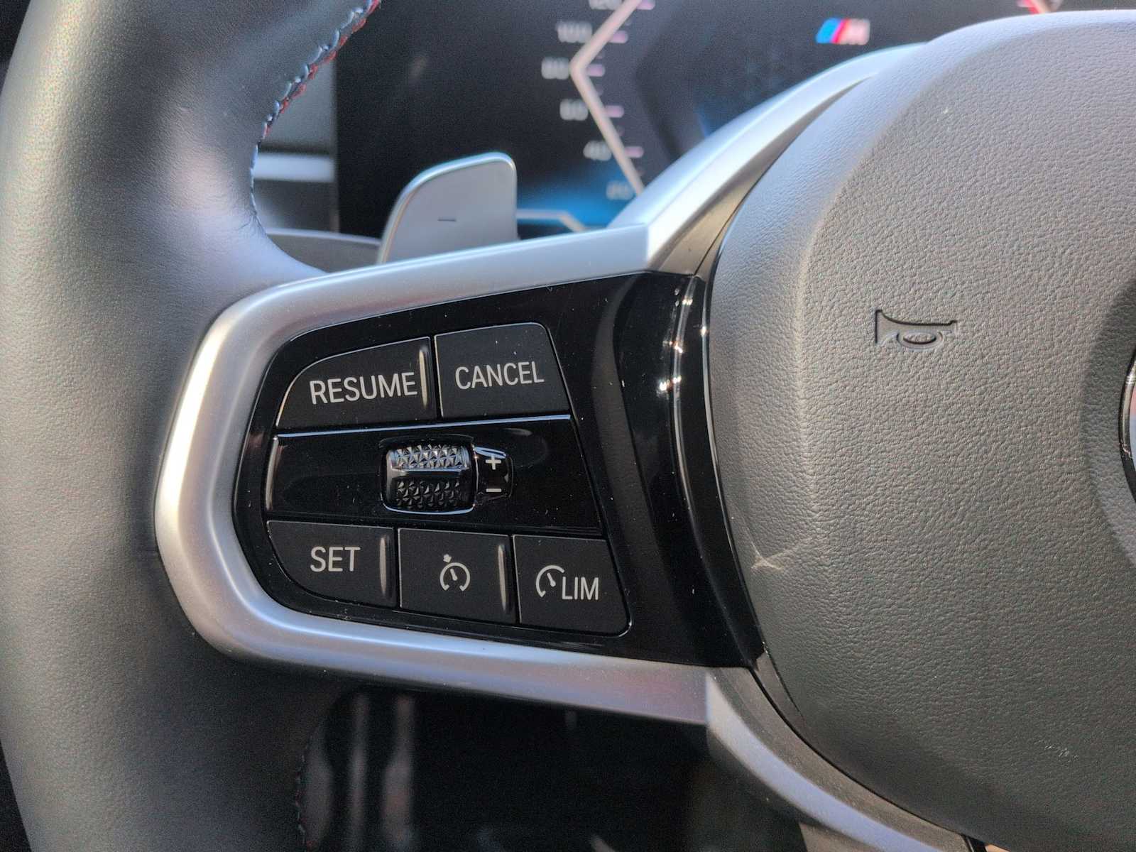 Thumbnail: 2025 BMW 3 Series - 26