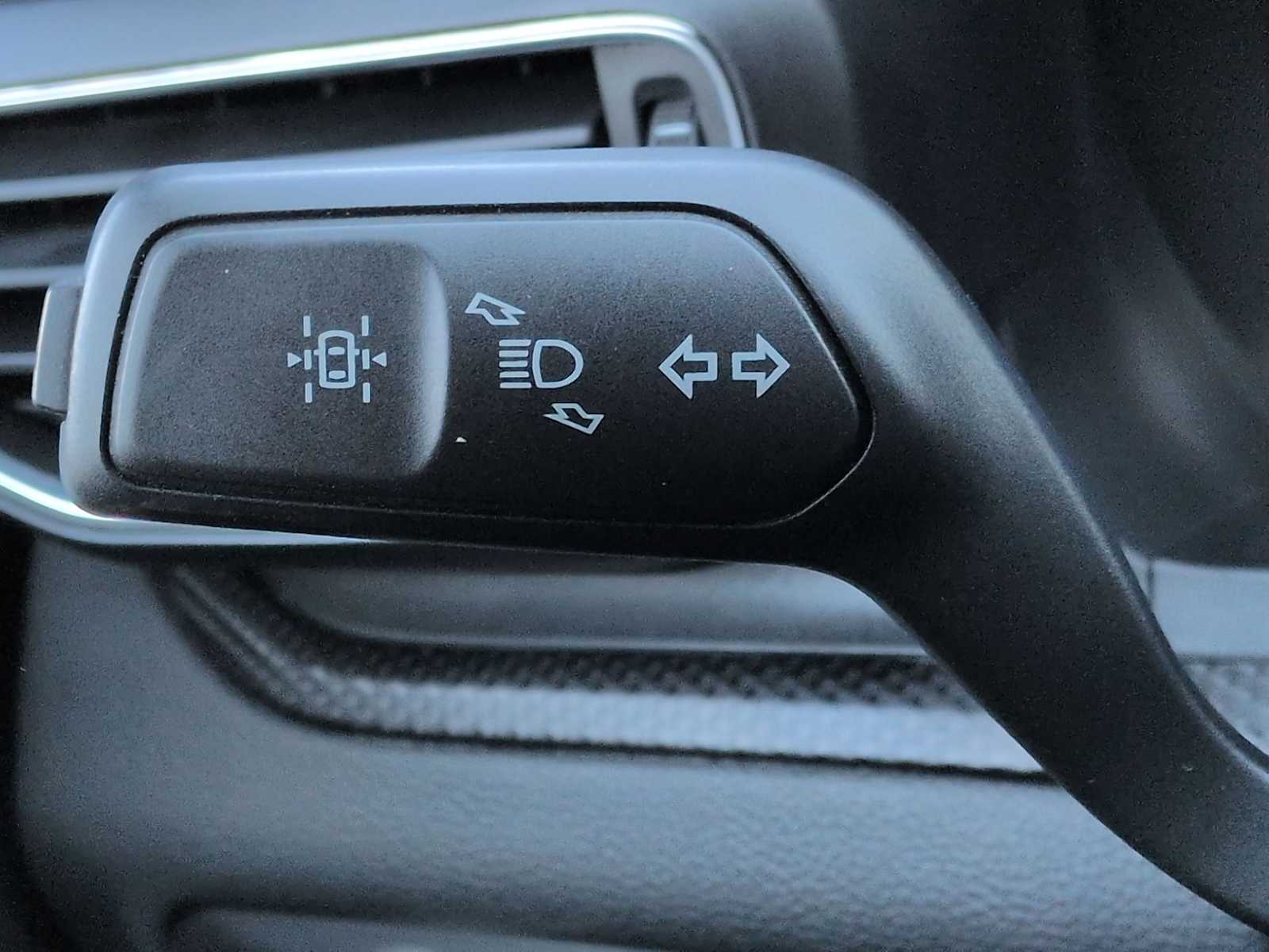 Thumbnail: 2020 Ford Explorer - 29