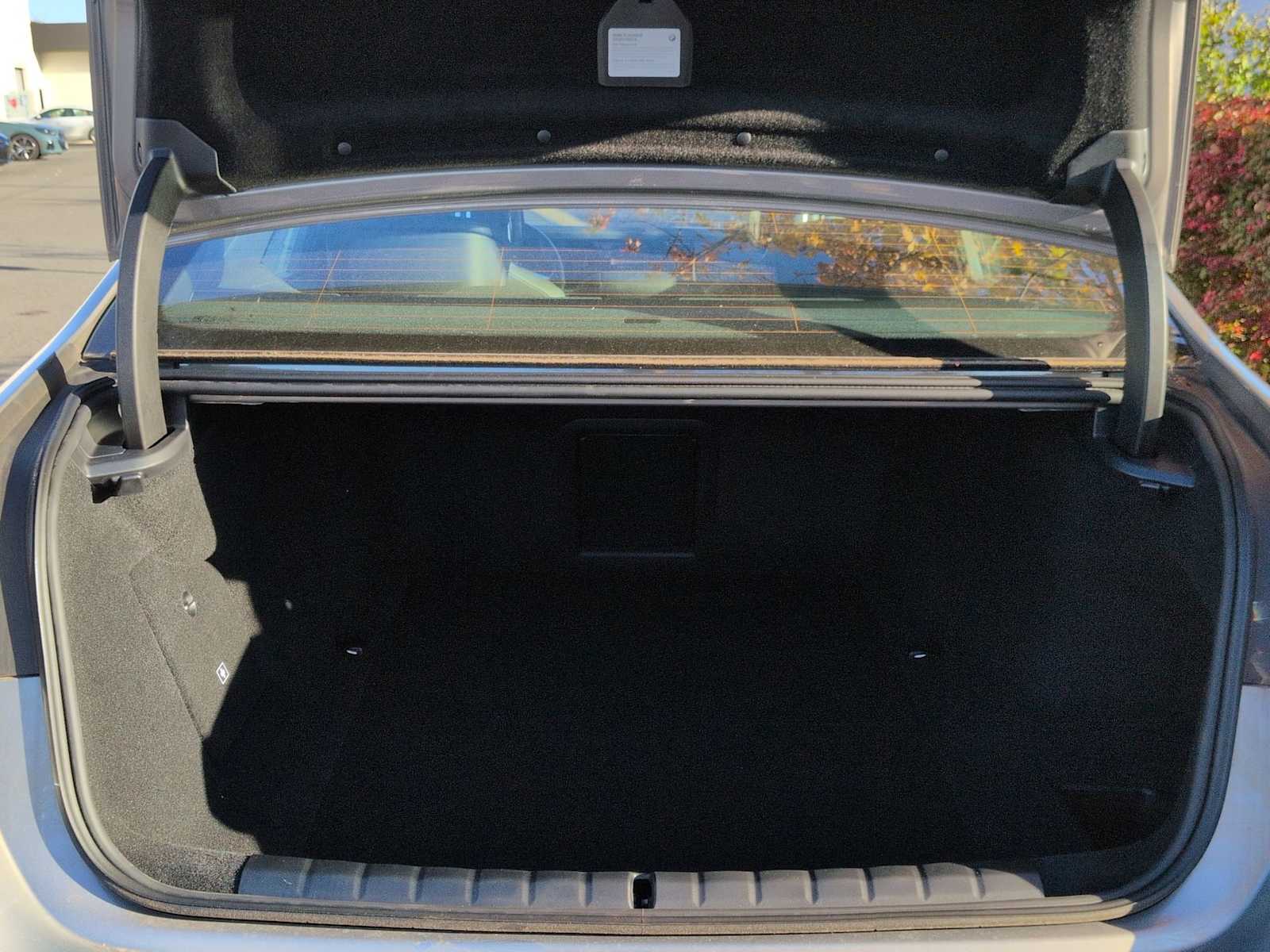 Thumbnail: 2025 BMW i7 - 37