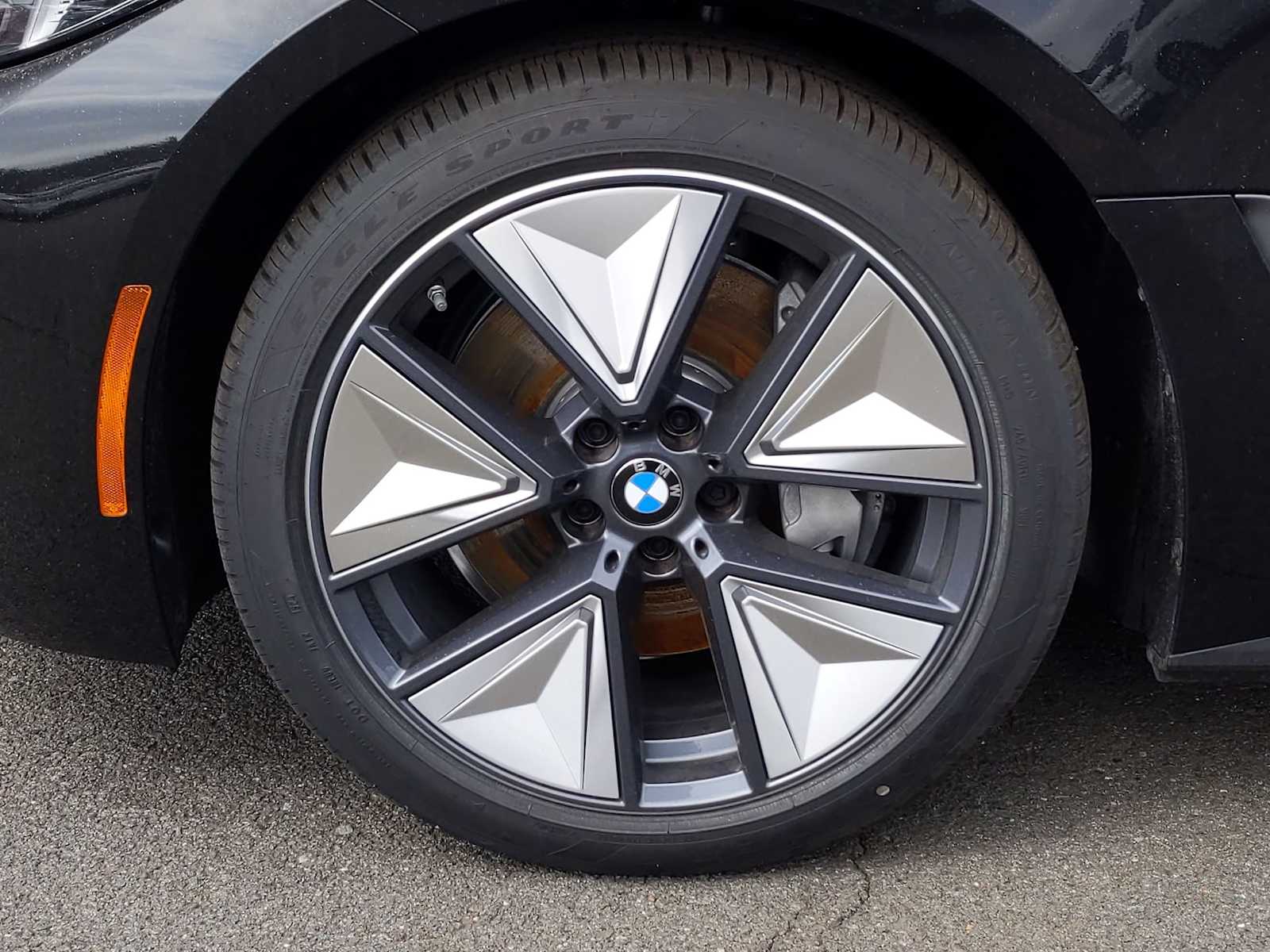 Thumbnail: 2025 BMW i4 - 13