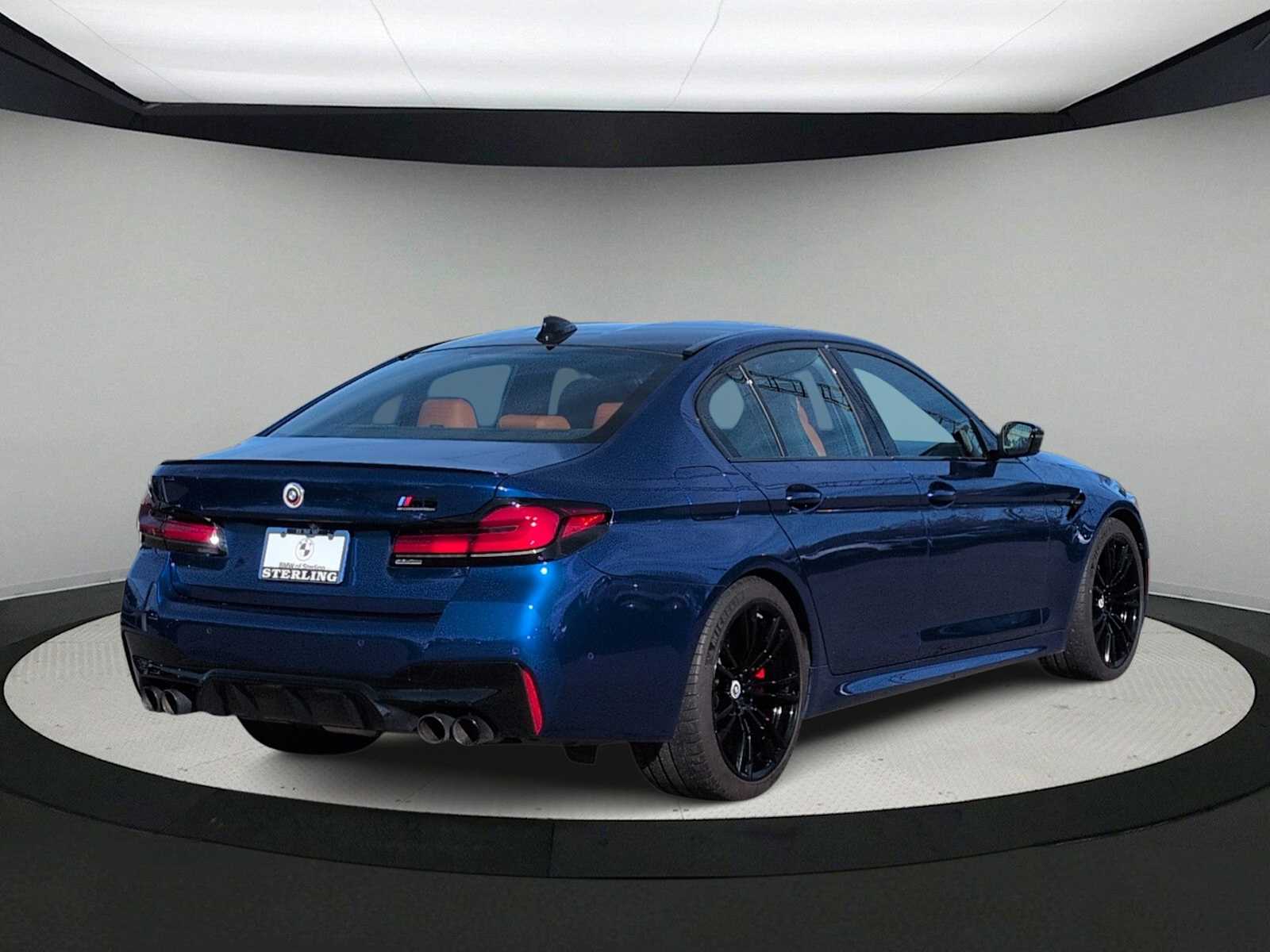 Thumbnail: 2023 BMW M5 - 8