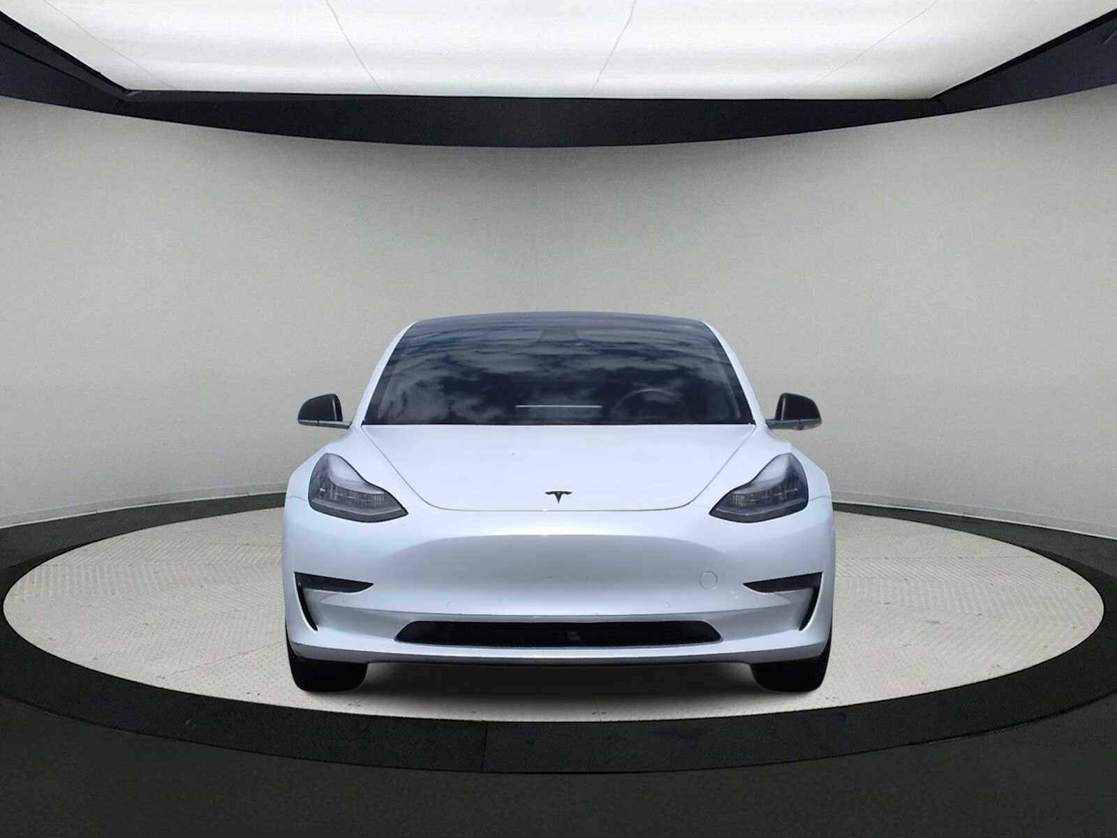 Thumbnail: 2019 Tesla Model 3 - 3