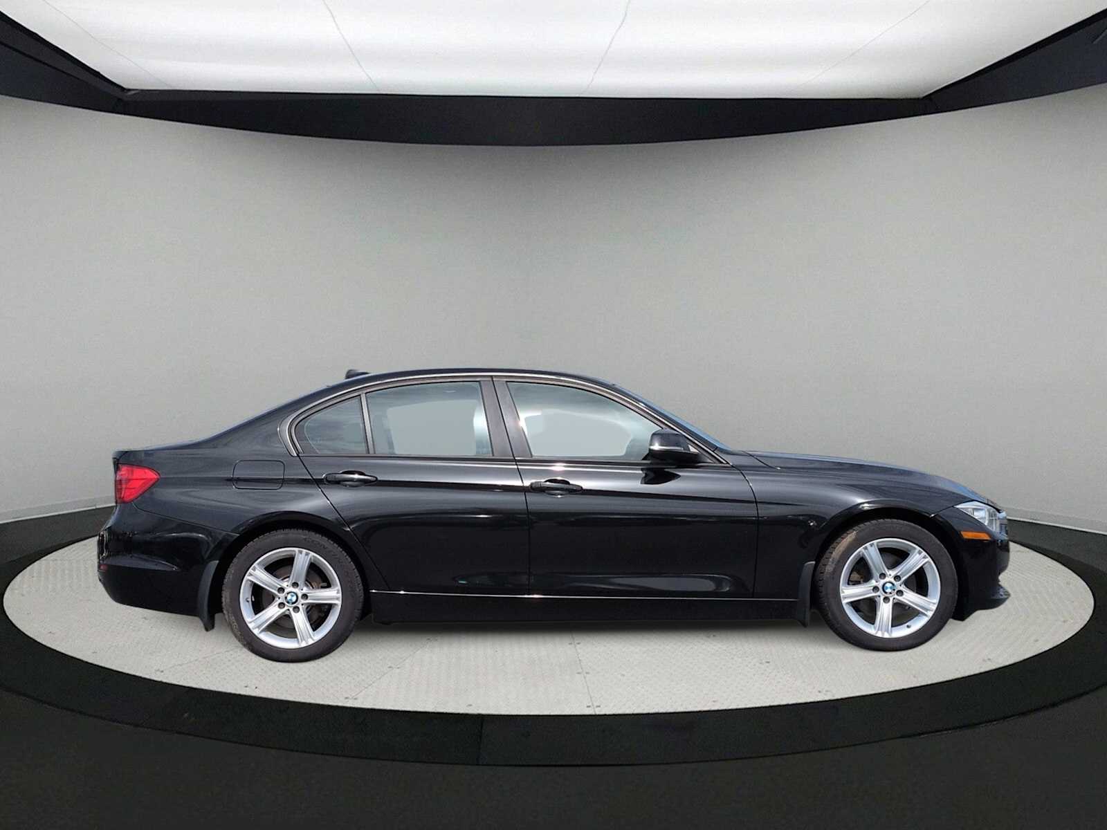 Thumbnail: 2013 BMW 3 Series - 9