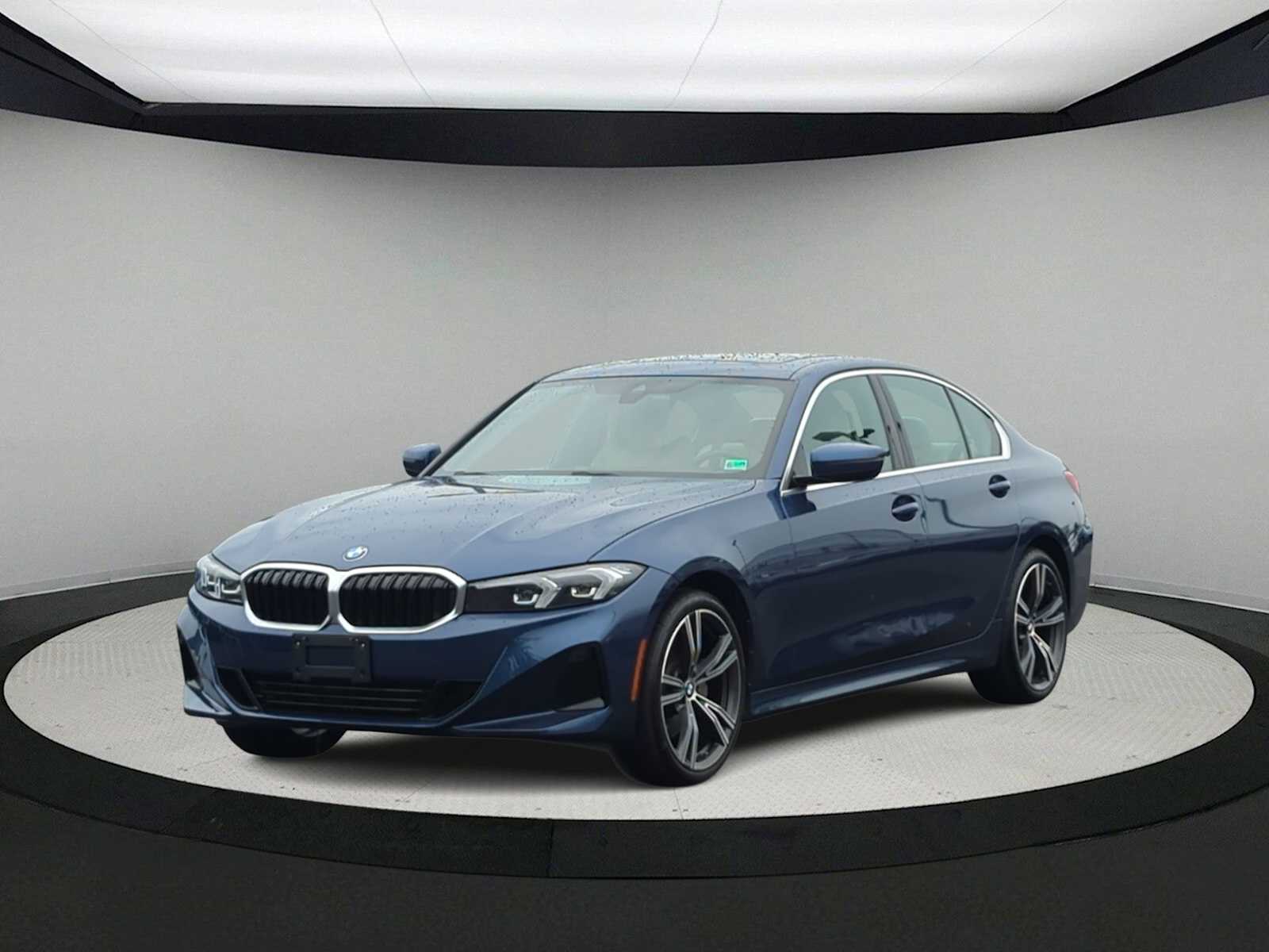 Thumbnail: 2023 BMW 3 Series - 4