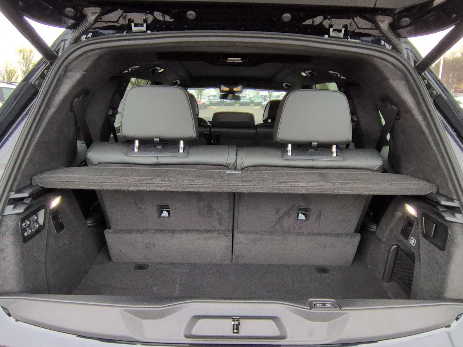 Thumbnail: 2026 BMW X7 - 37