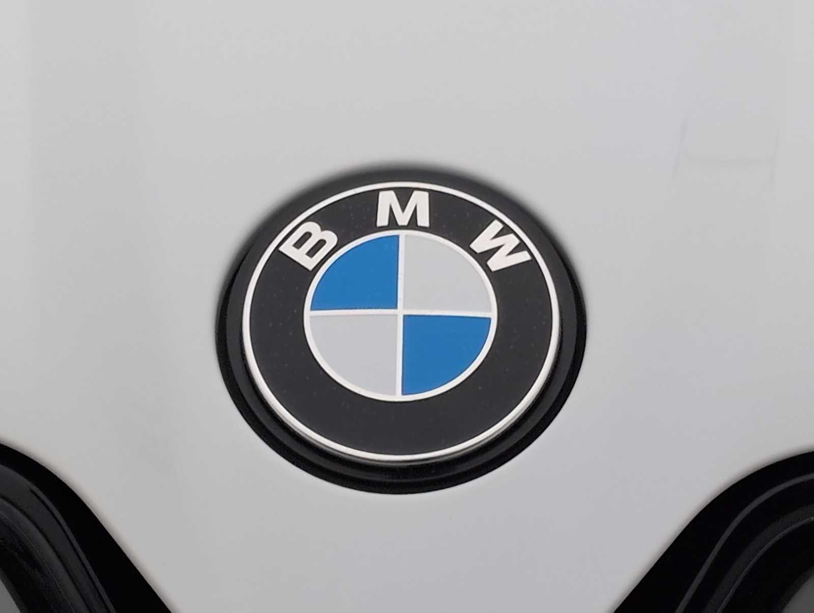 Thumbnail: 2026 BMW iX - 12