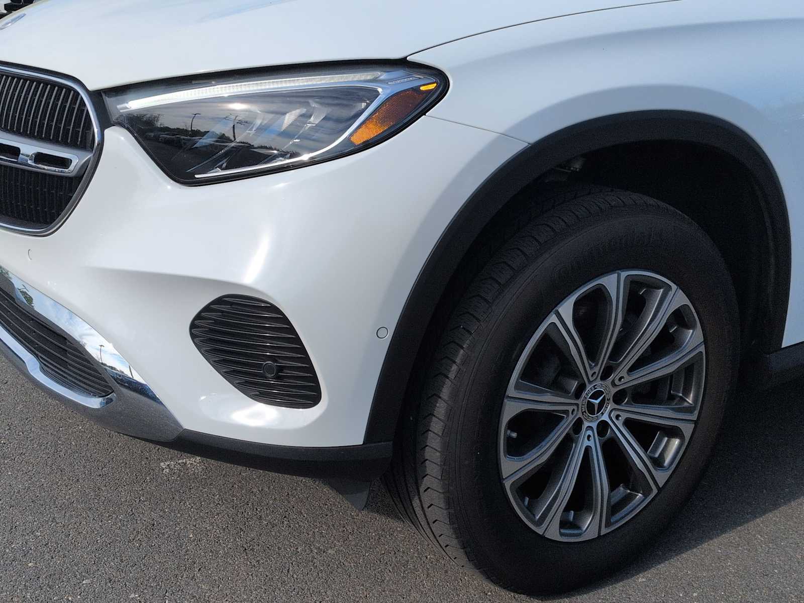 Thumbnail: 2023 Mercedes-Benz GLC - 11
