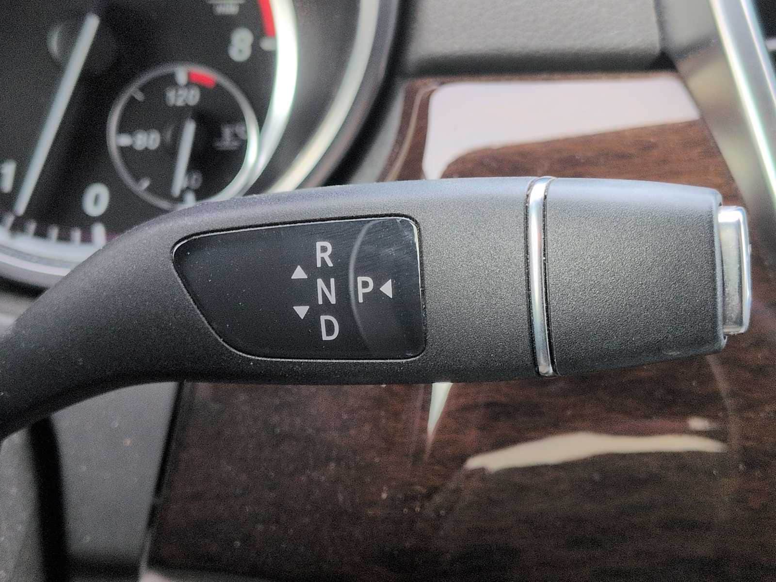 Thumbnail: 2012 Mercedes-Benz M-Class - 32